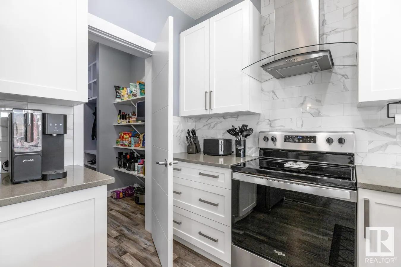 1009 BERG Place