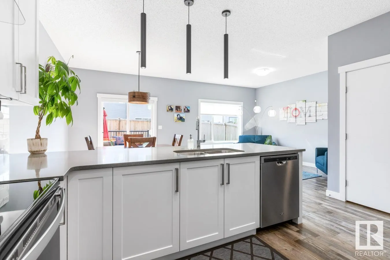 1009 BERG Place