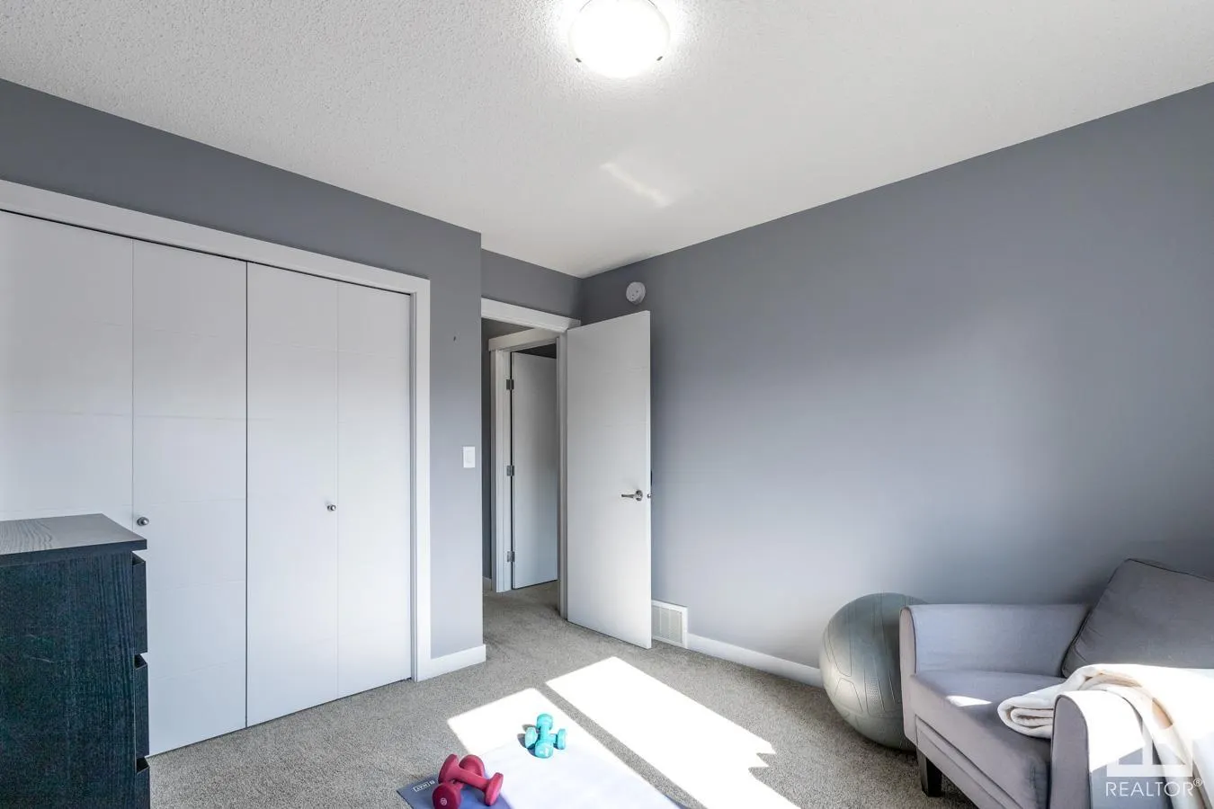 1009 BERG Place