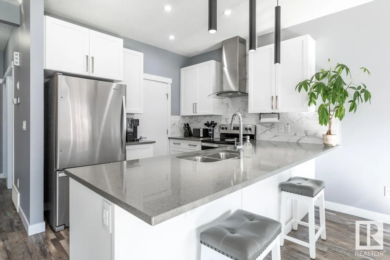 1009 BERG Place
