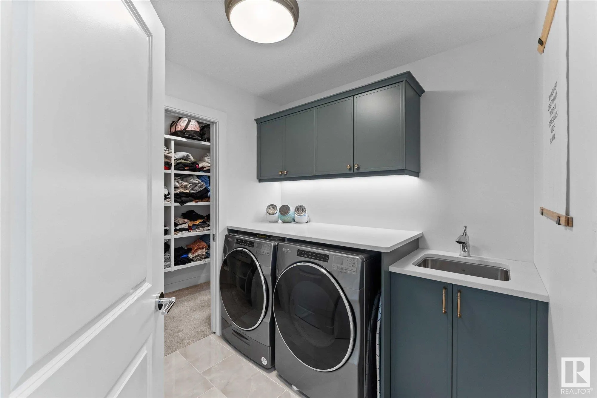6828 KNOX Loop