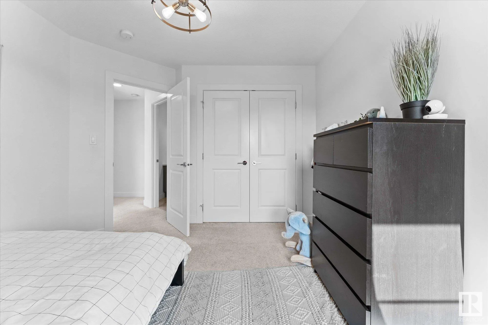 6828 KNOX Loop