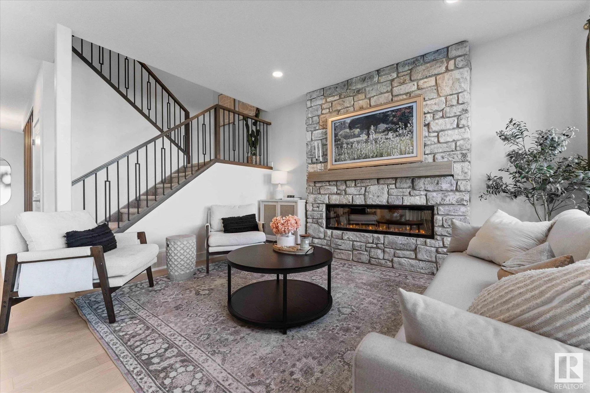 6828 KNOX Loop