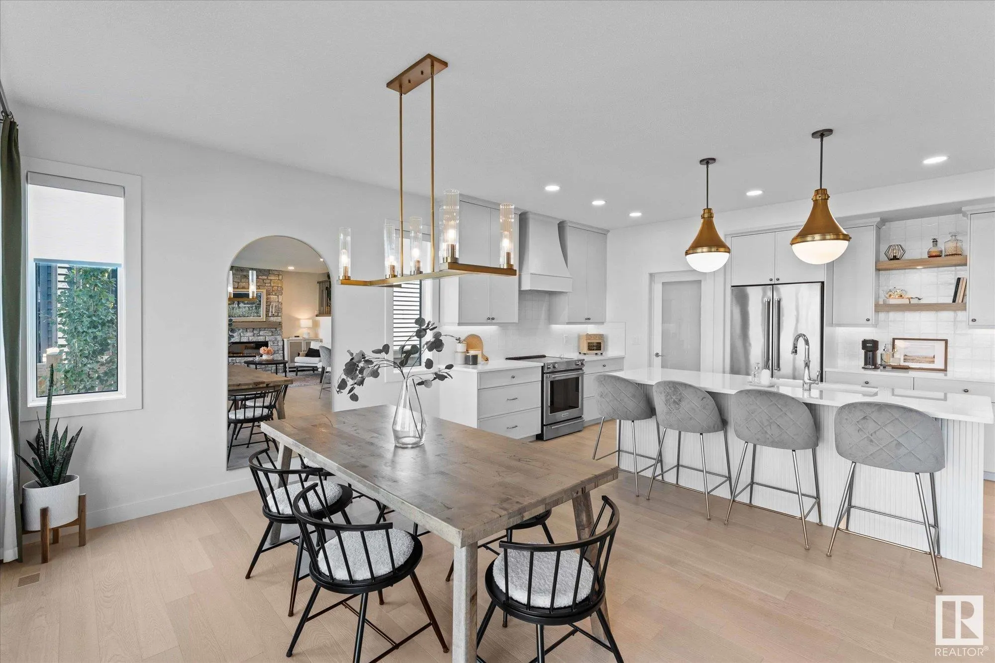 6828 KNOX Loop