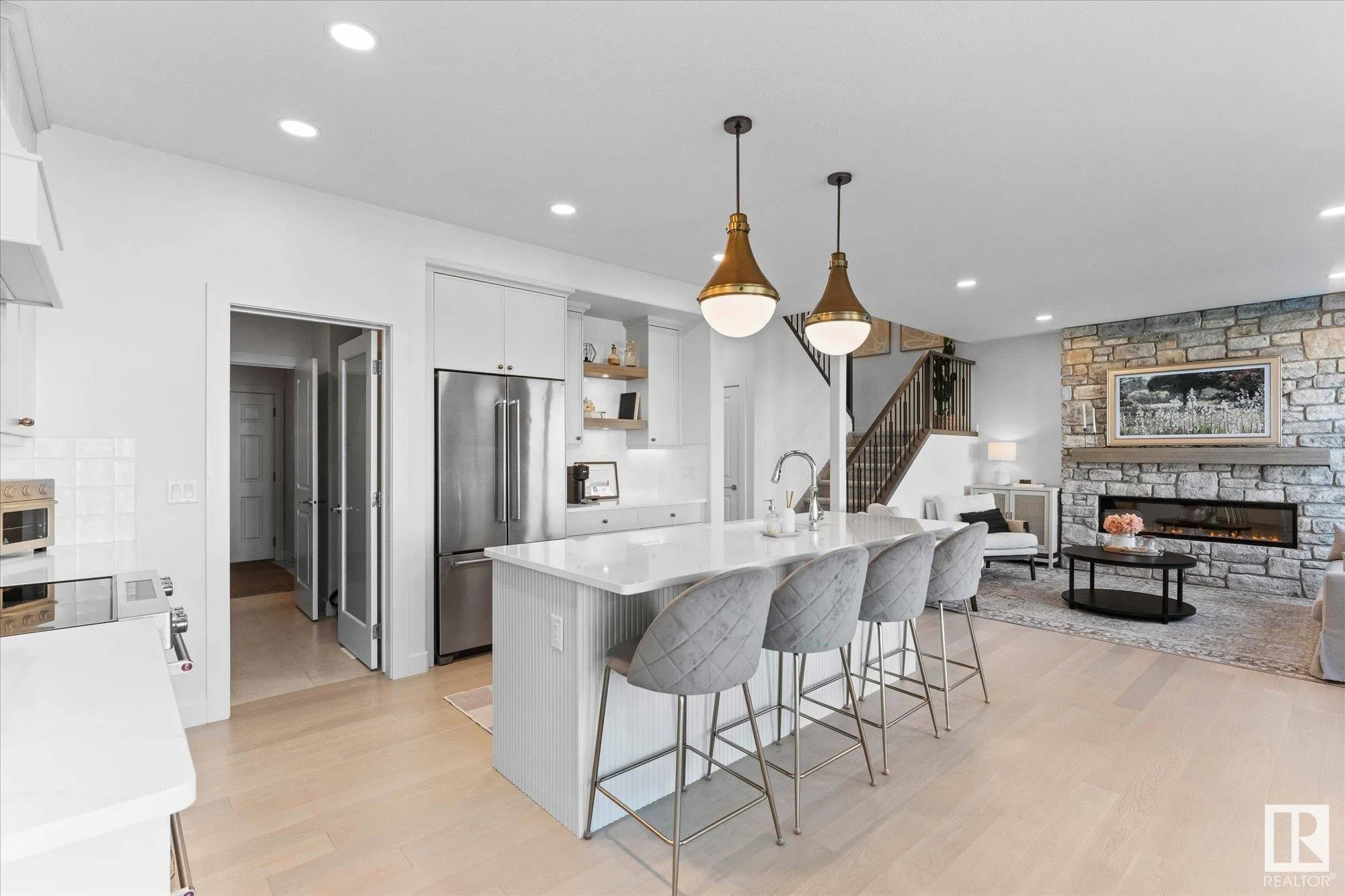 6828 KNOX Loop