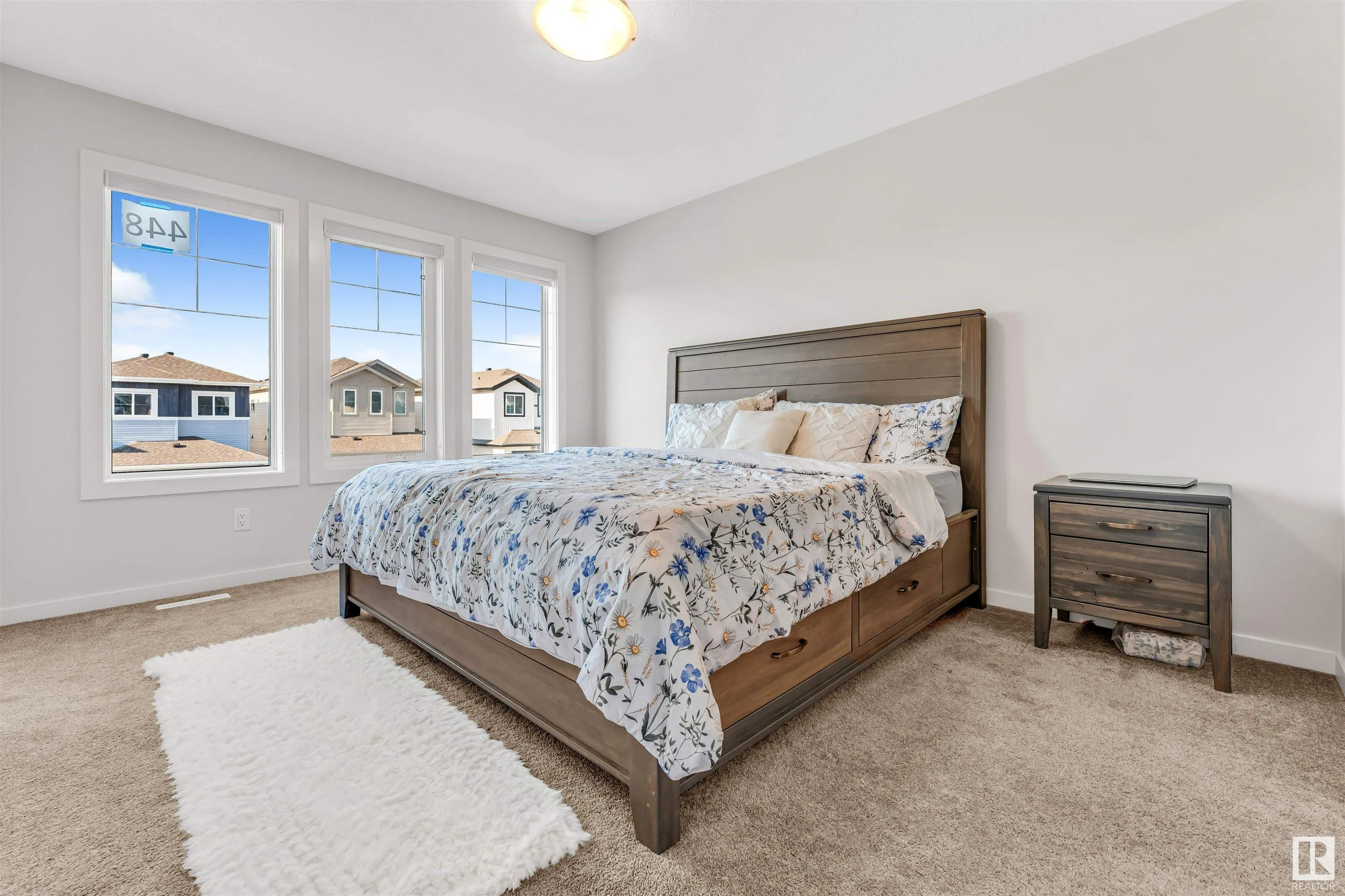 448 ROBERTS Crescent
