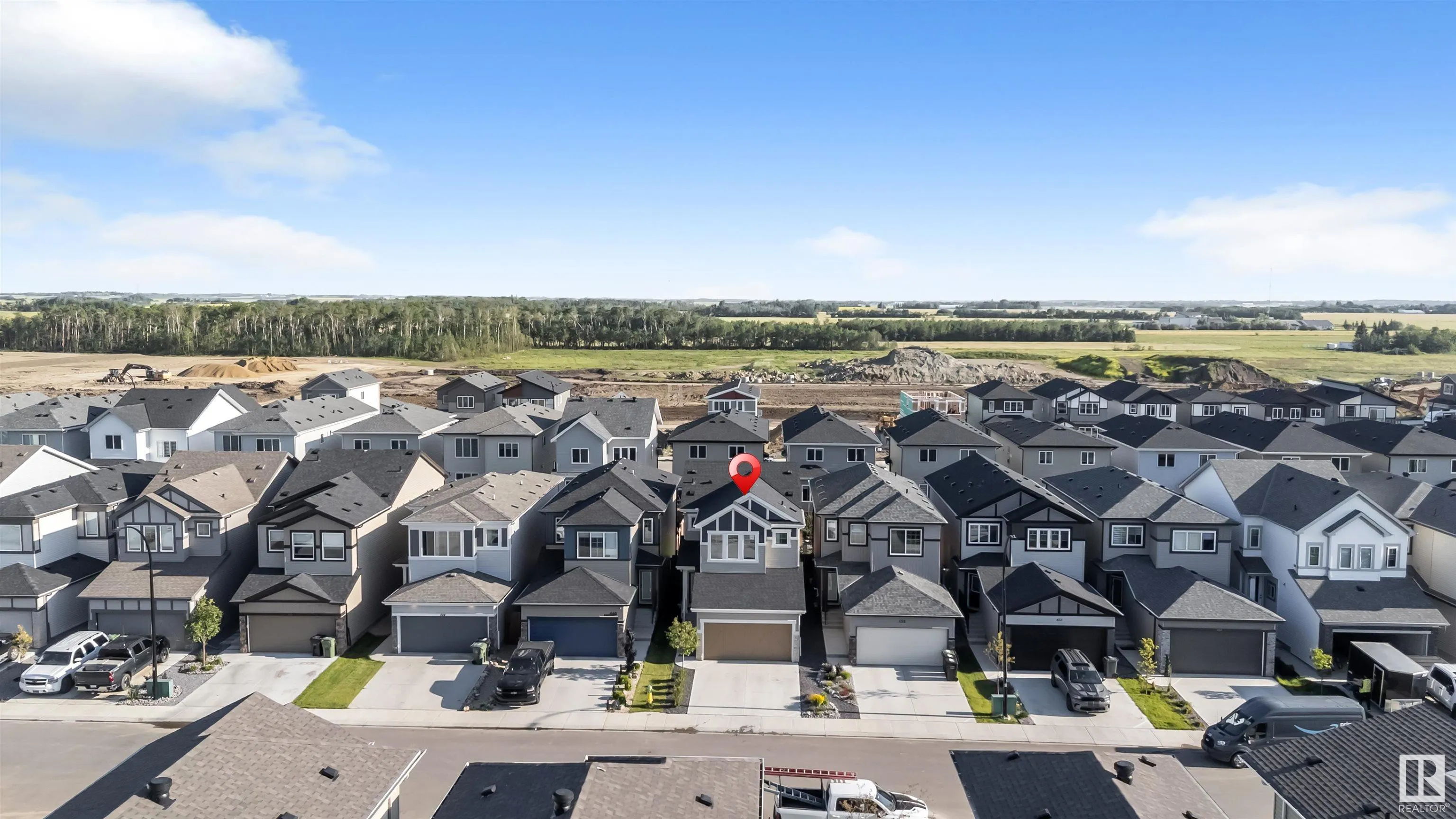 448 ROBERTS Crescent