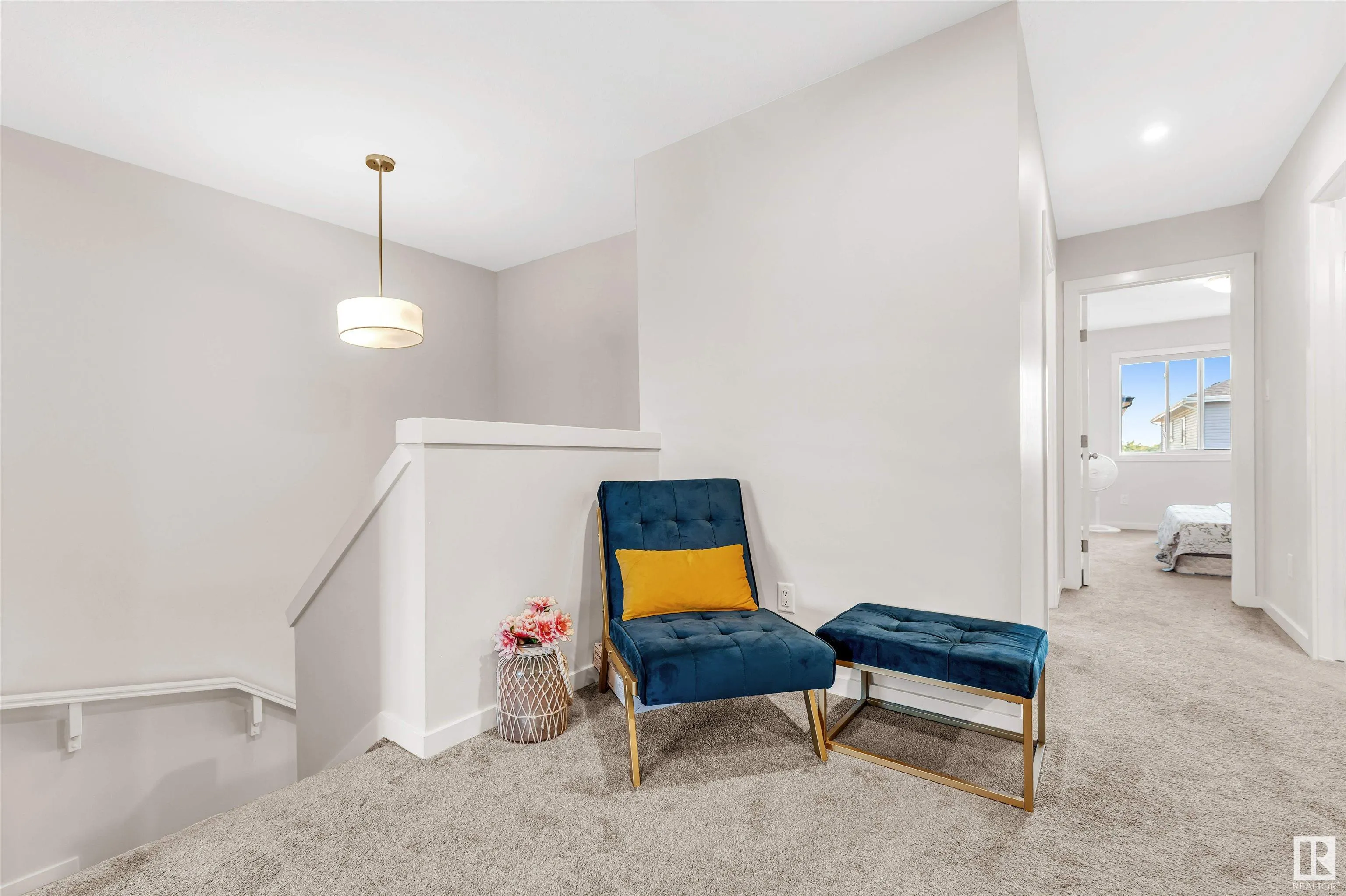 448 ROBERTS Crescent