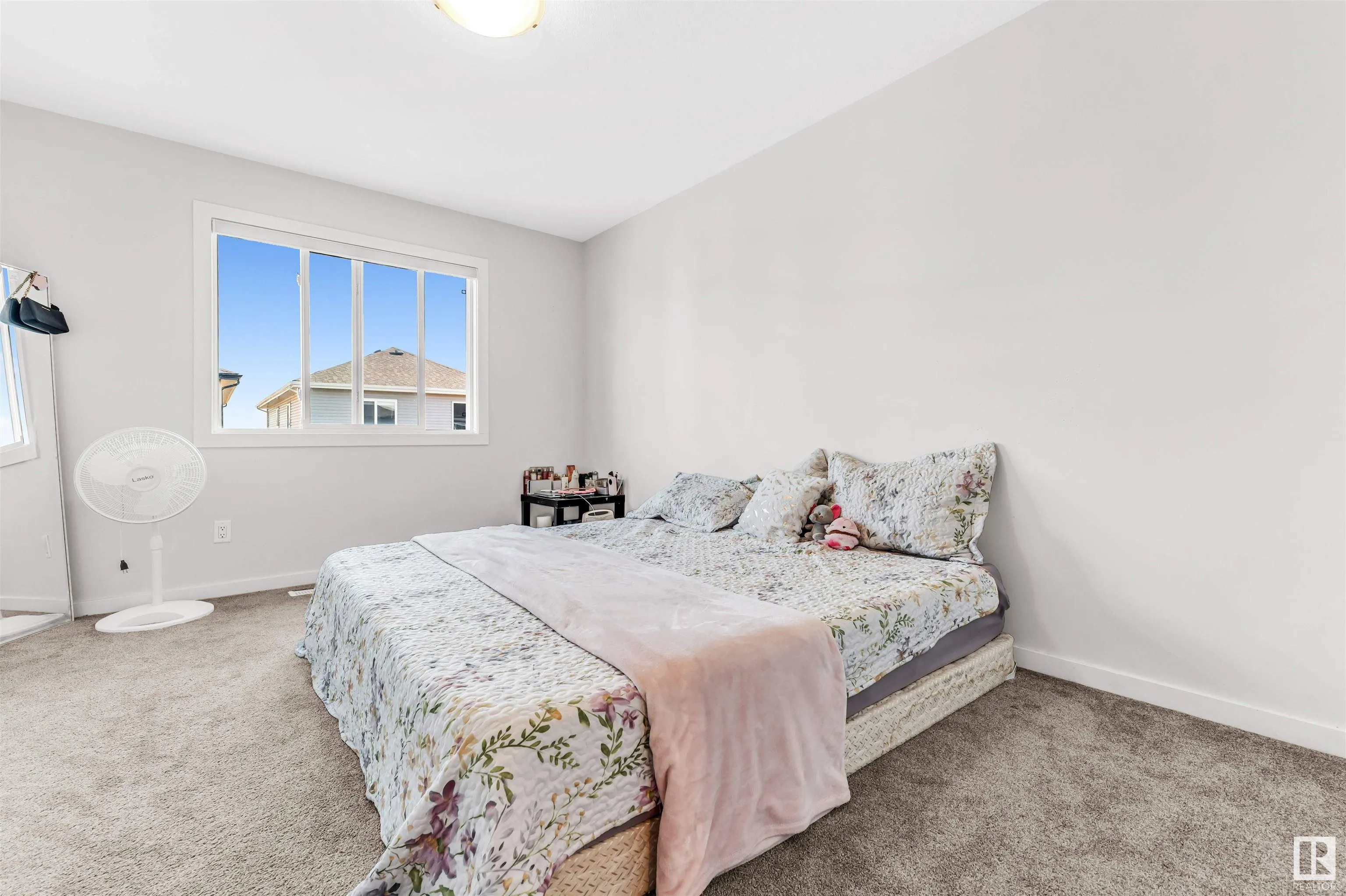 448 ROBERTS Crescent