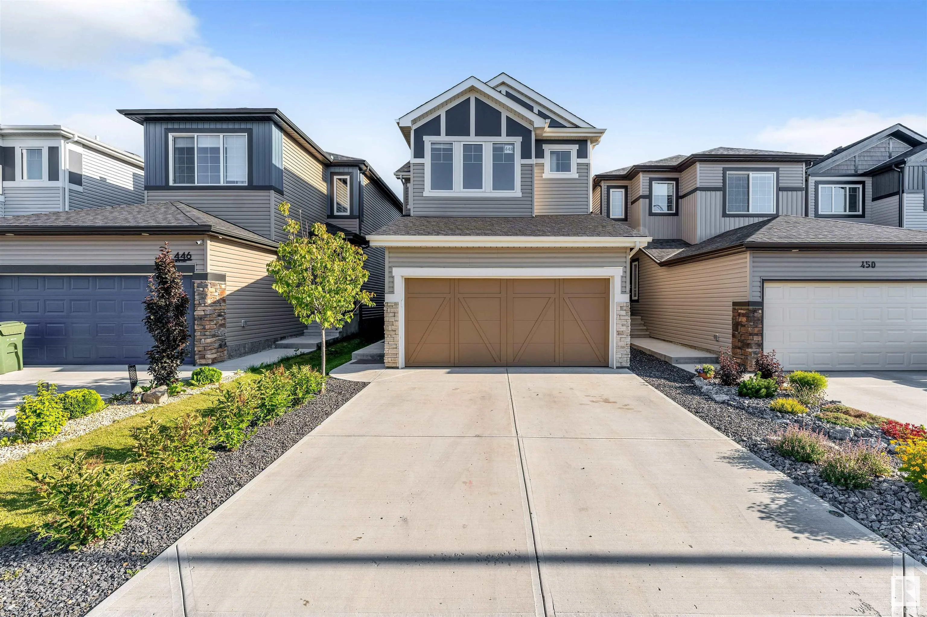 448 ROBERTS Crescent