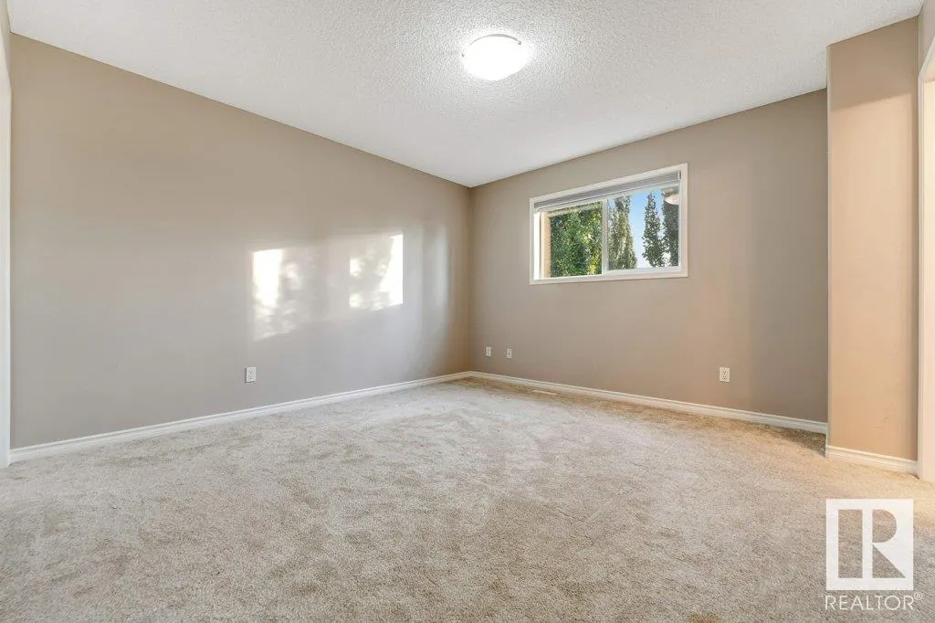 123 CHAMPLAIN Place