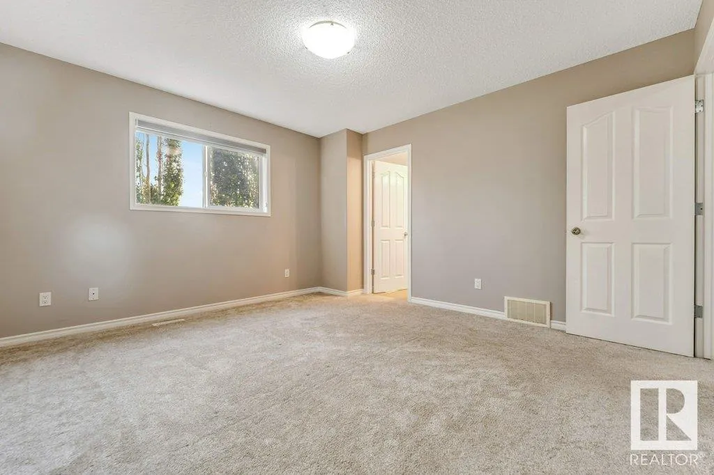 123 CHAMPLAIN Place
