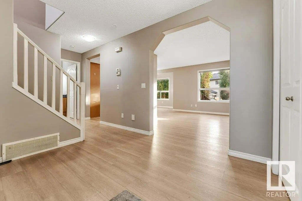 123 CHAMPLAIN Place