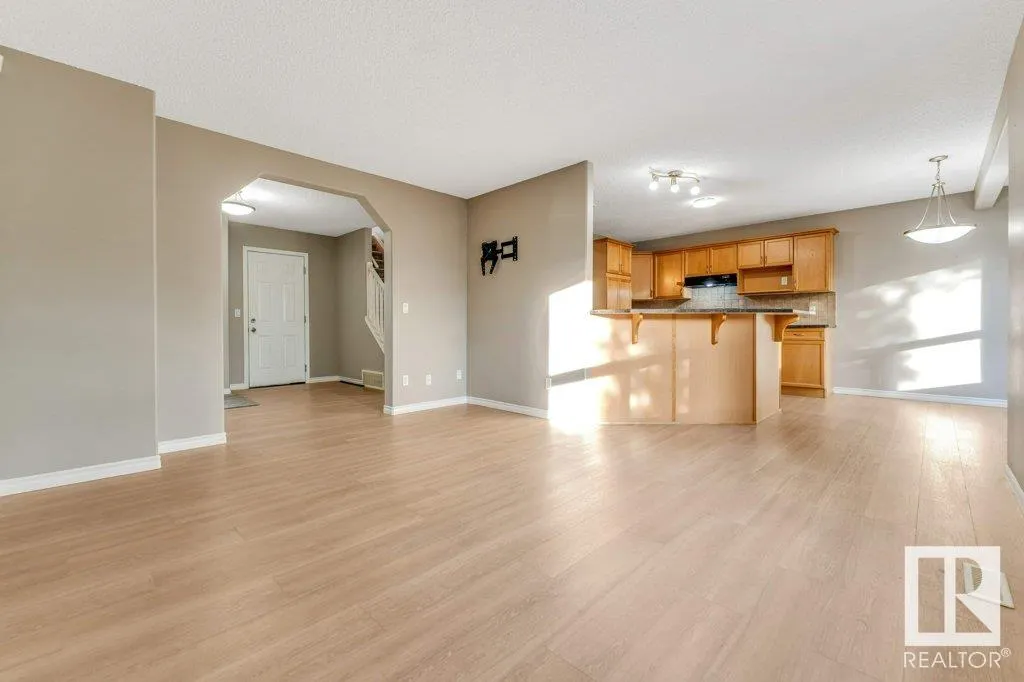 123 CHAMPLAIN Place
