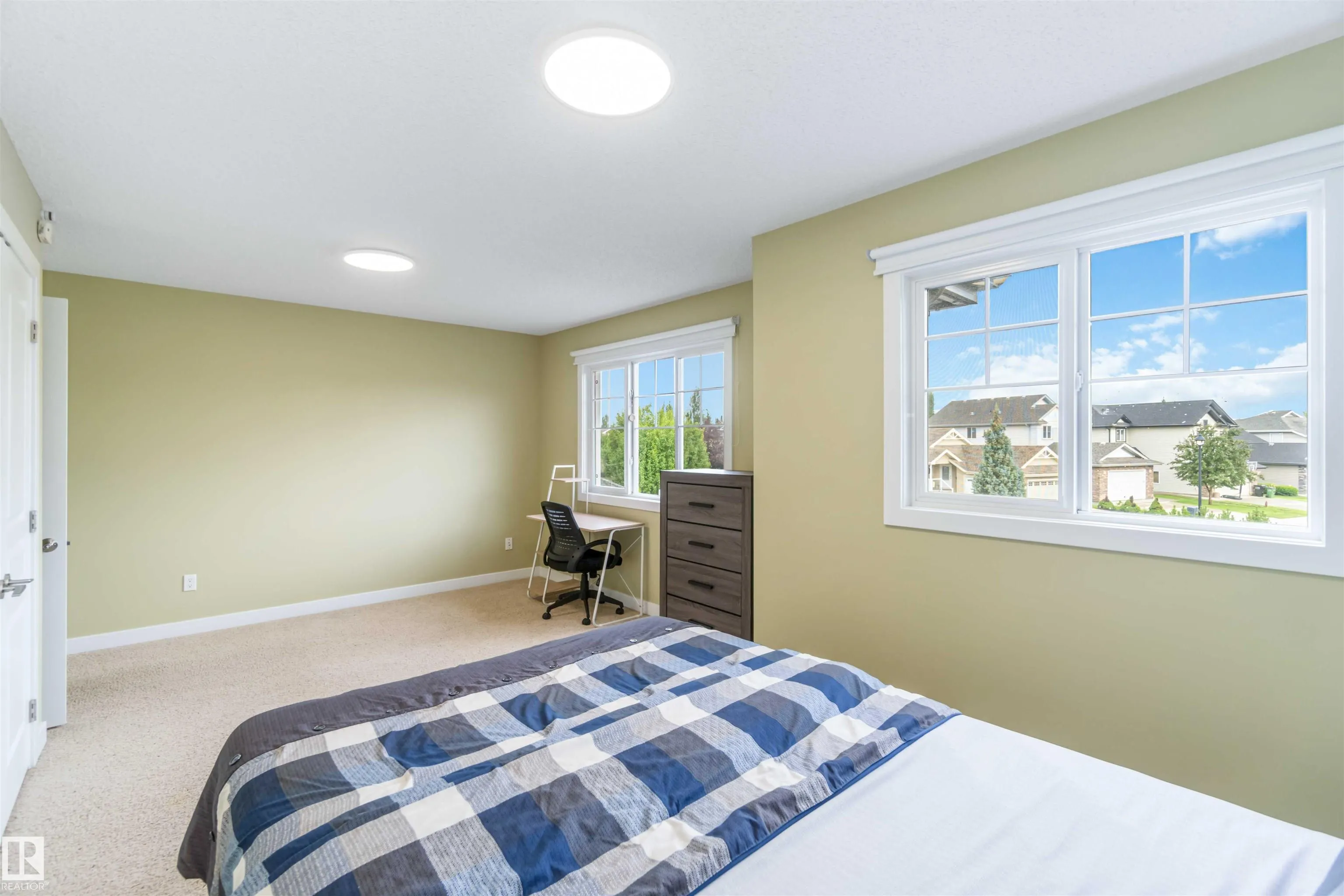 6719 SPEAKER Place