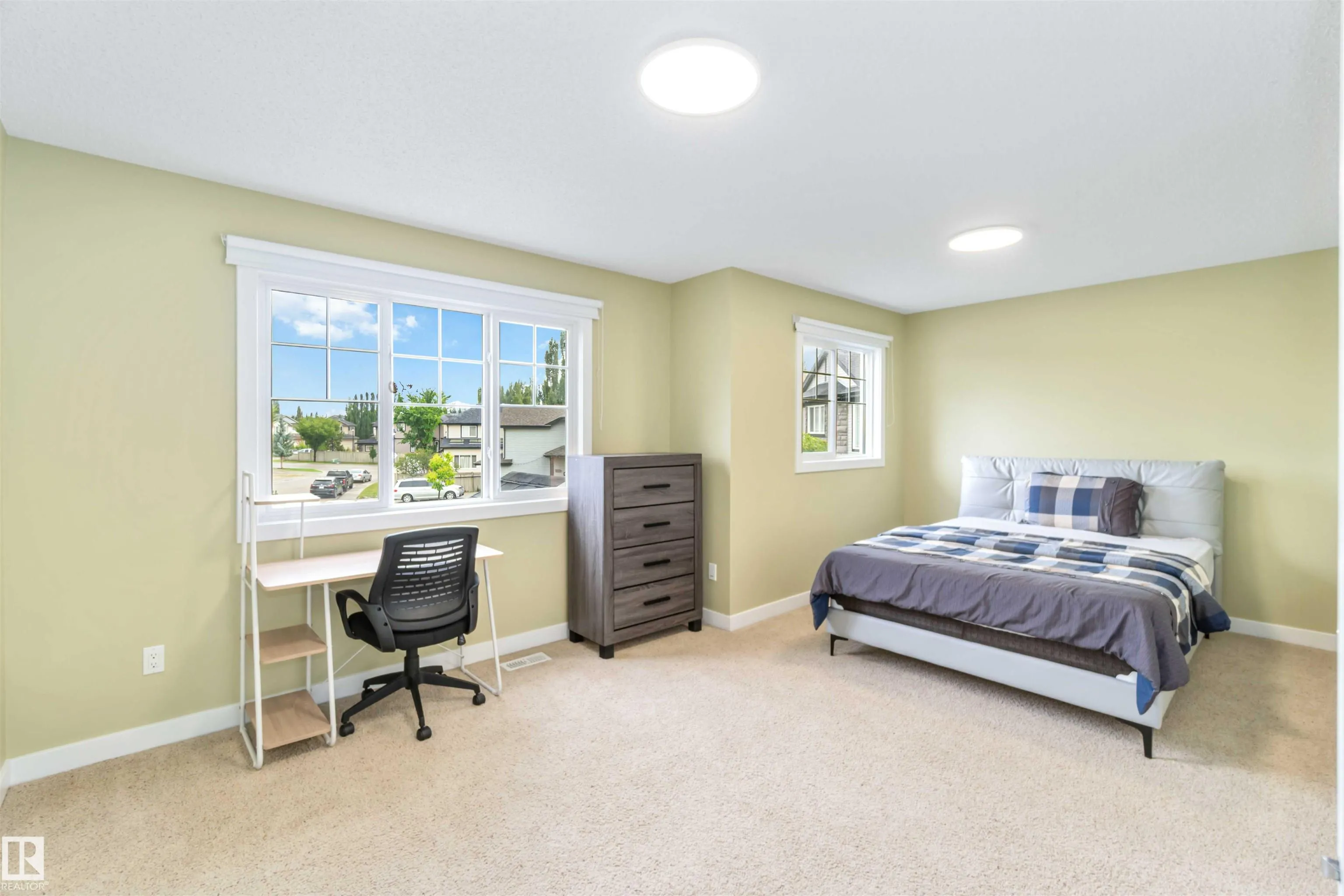 6719 SPEAKER Place