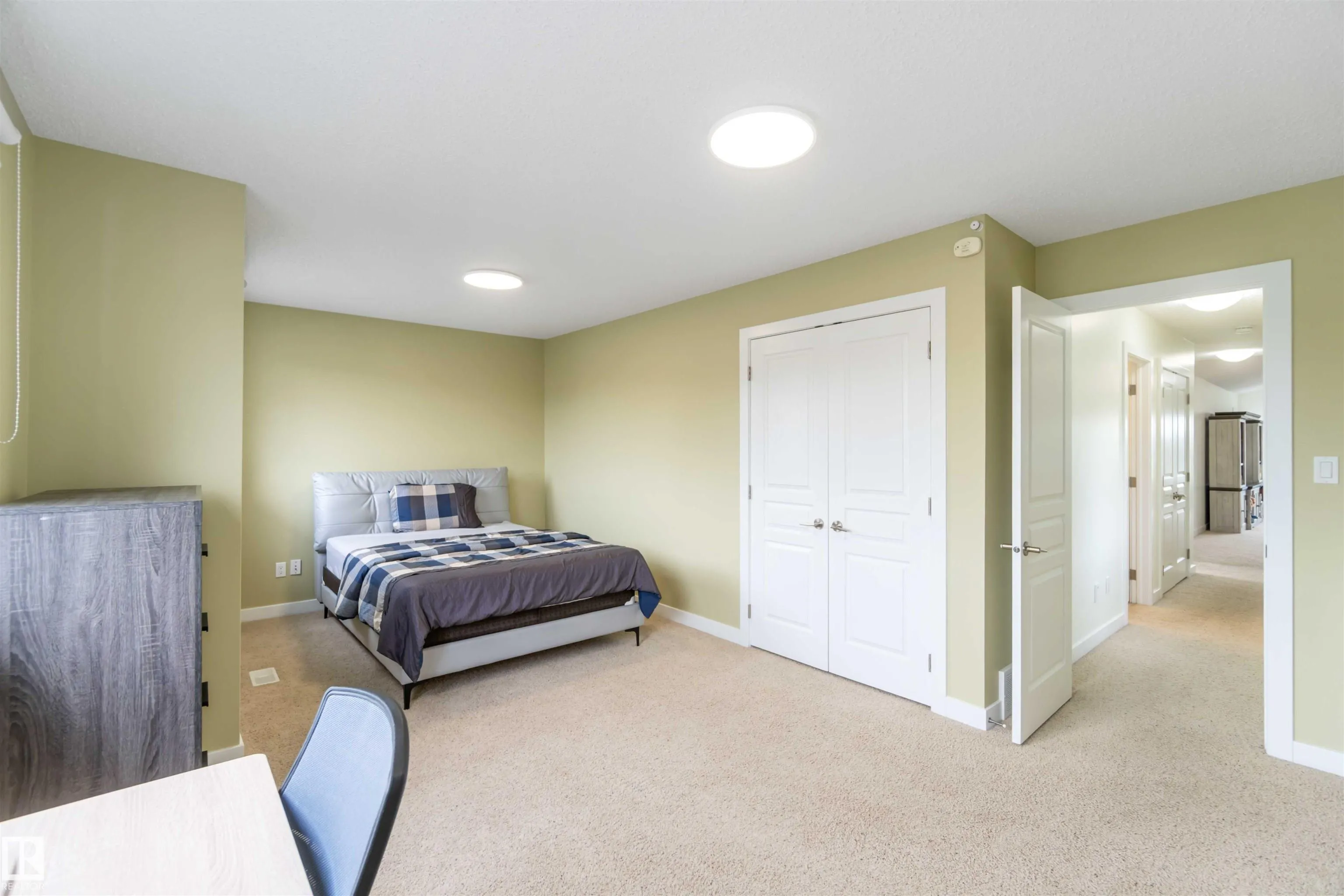 6719 SPEAKER Place