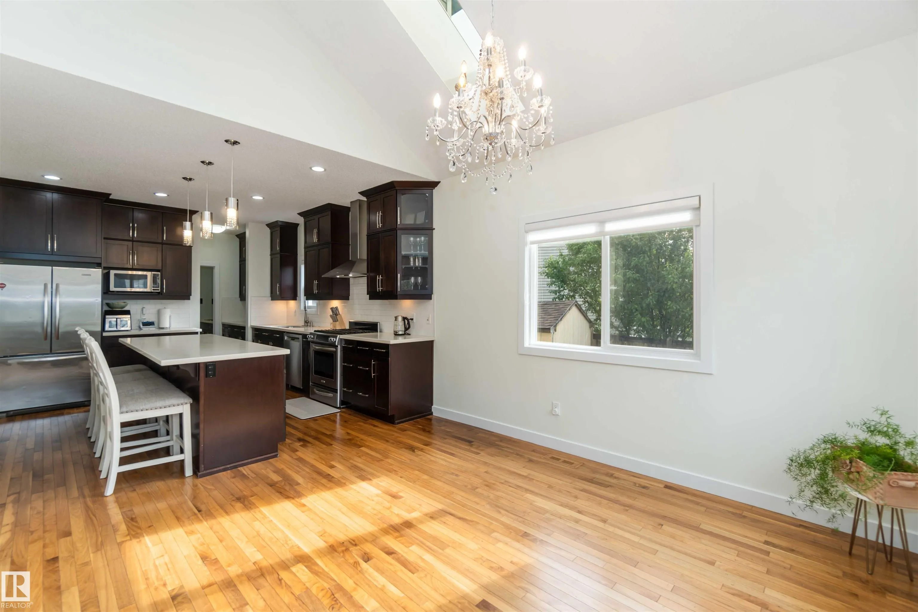 6719 SPEAKER Place