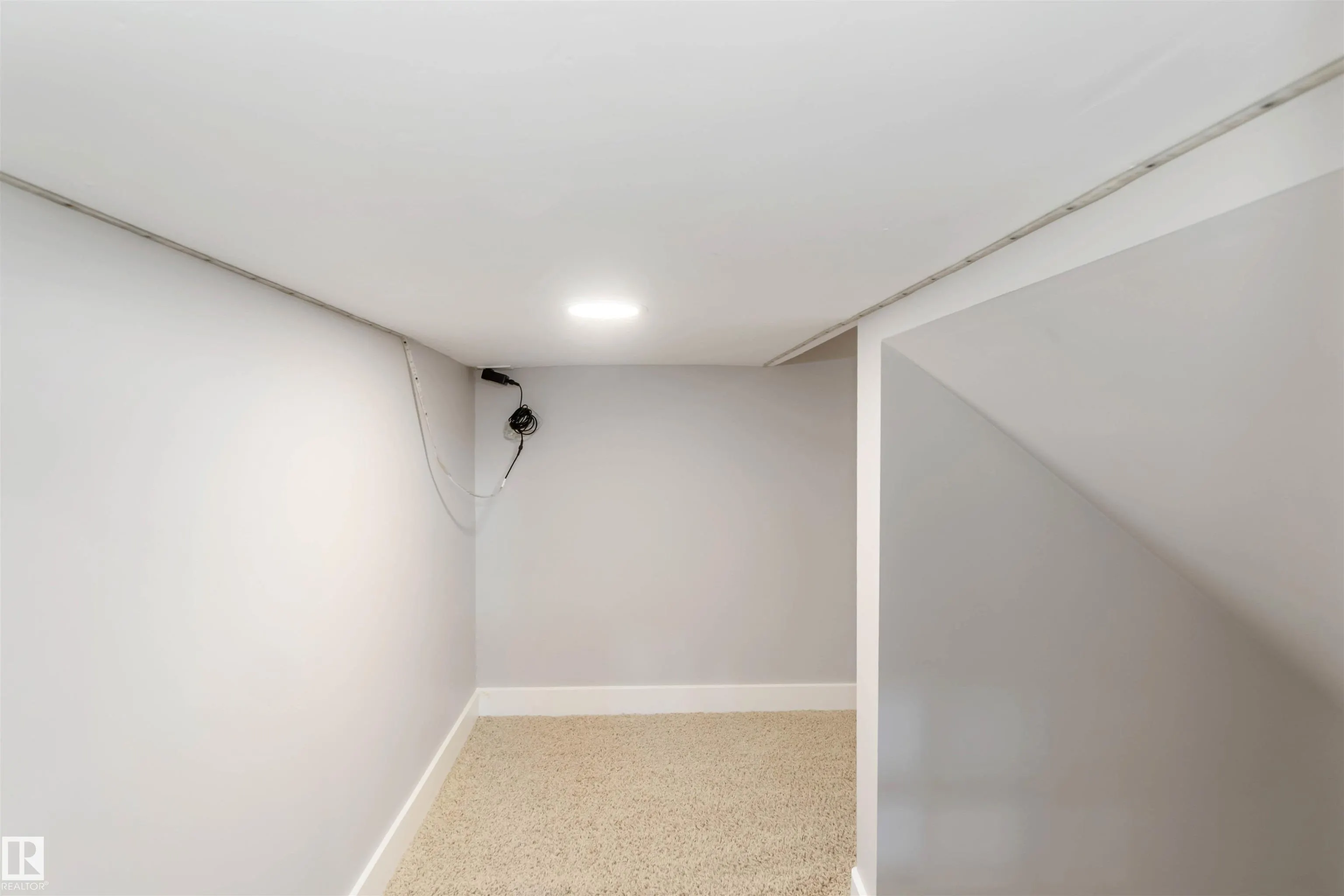 6719 SPEAKER Place