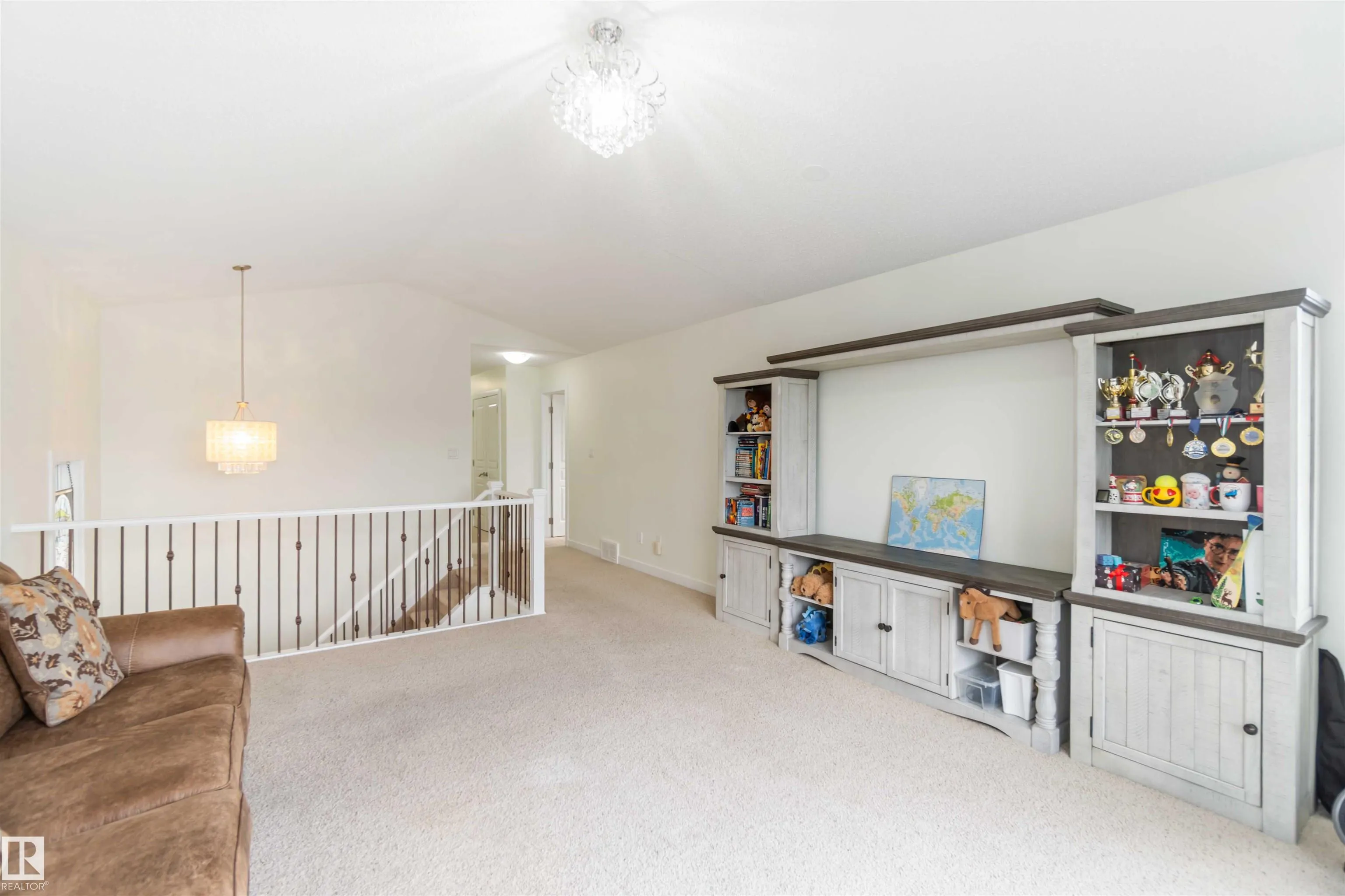 6719 SPEAKER Place