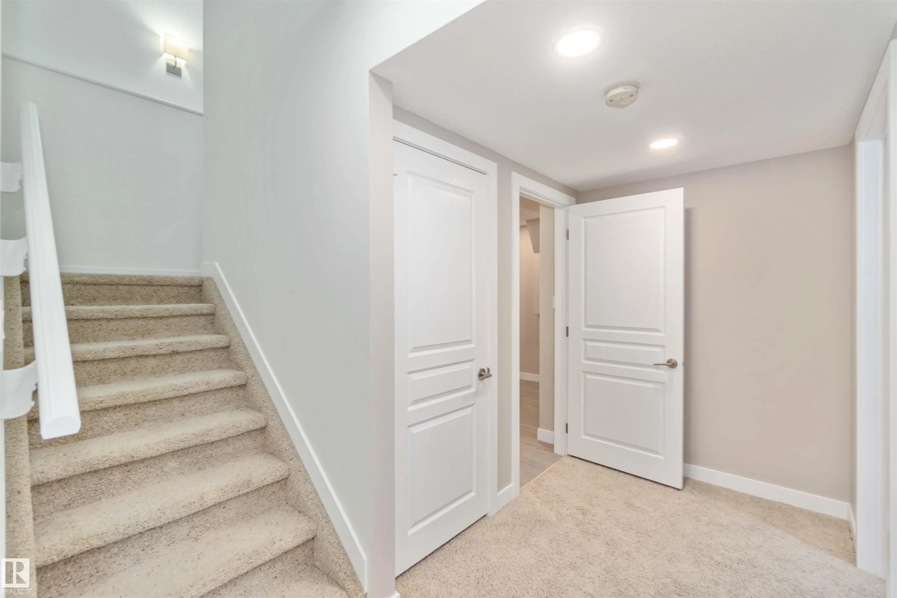 6719 SPEAKER Place