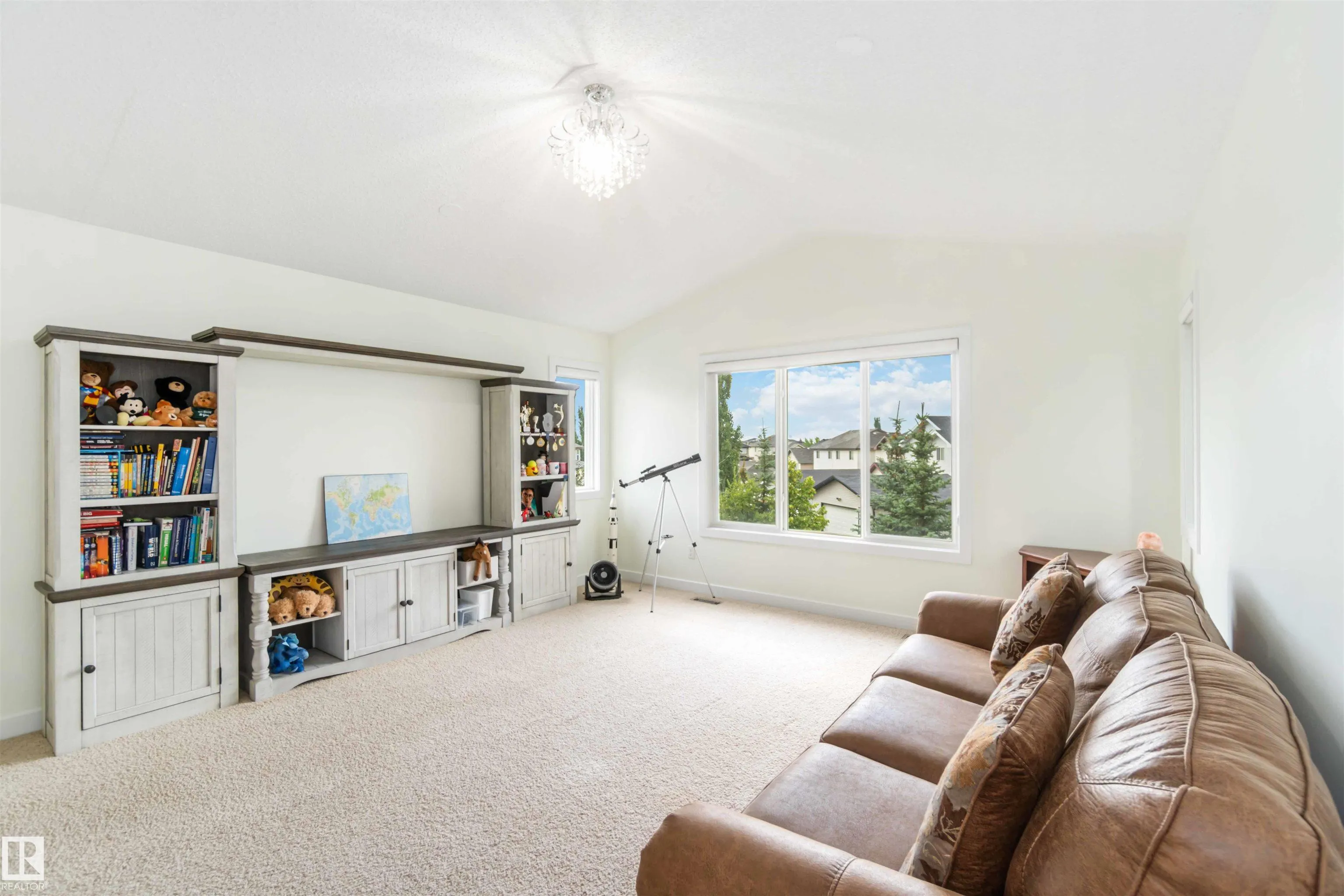 6719 SPEAKER Place
