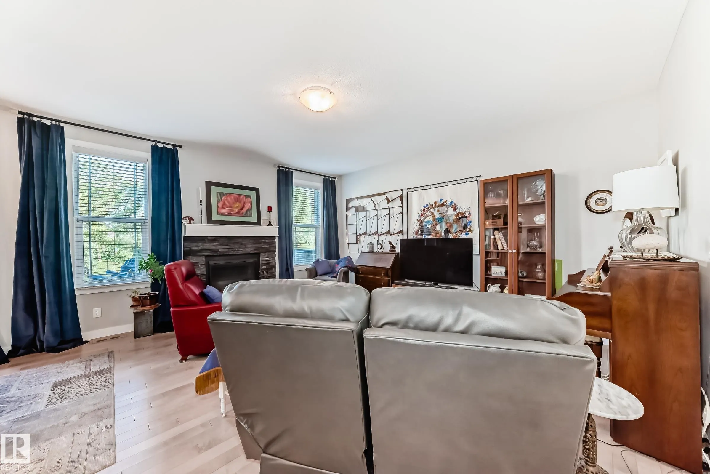 71 ROSEMOUNT Boulevard