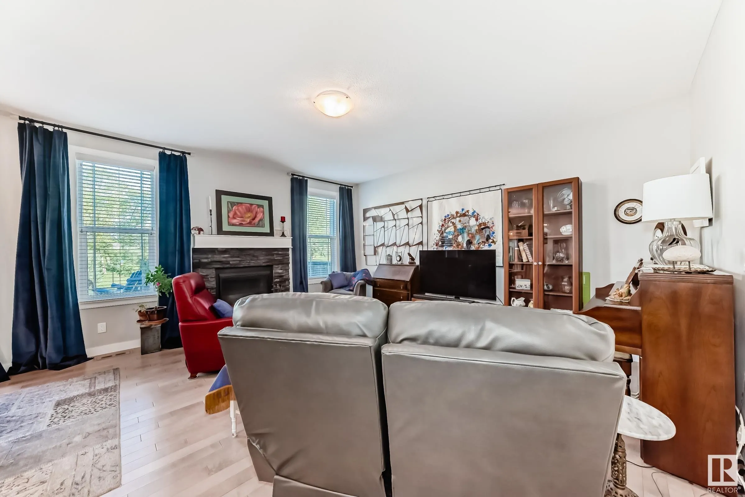 71 ROSEMOUNT Boulevard