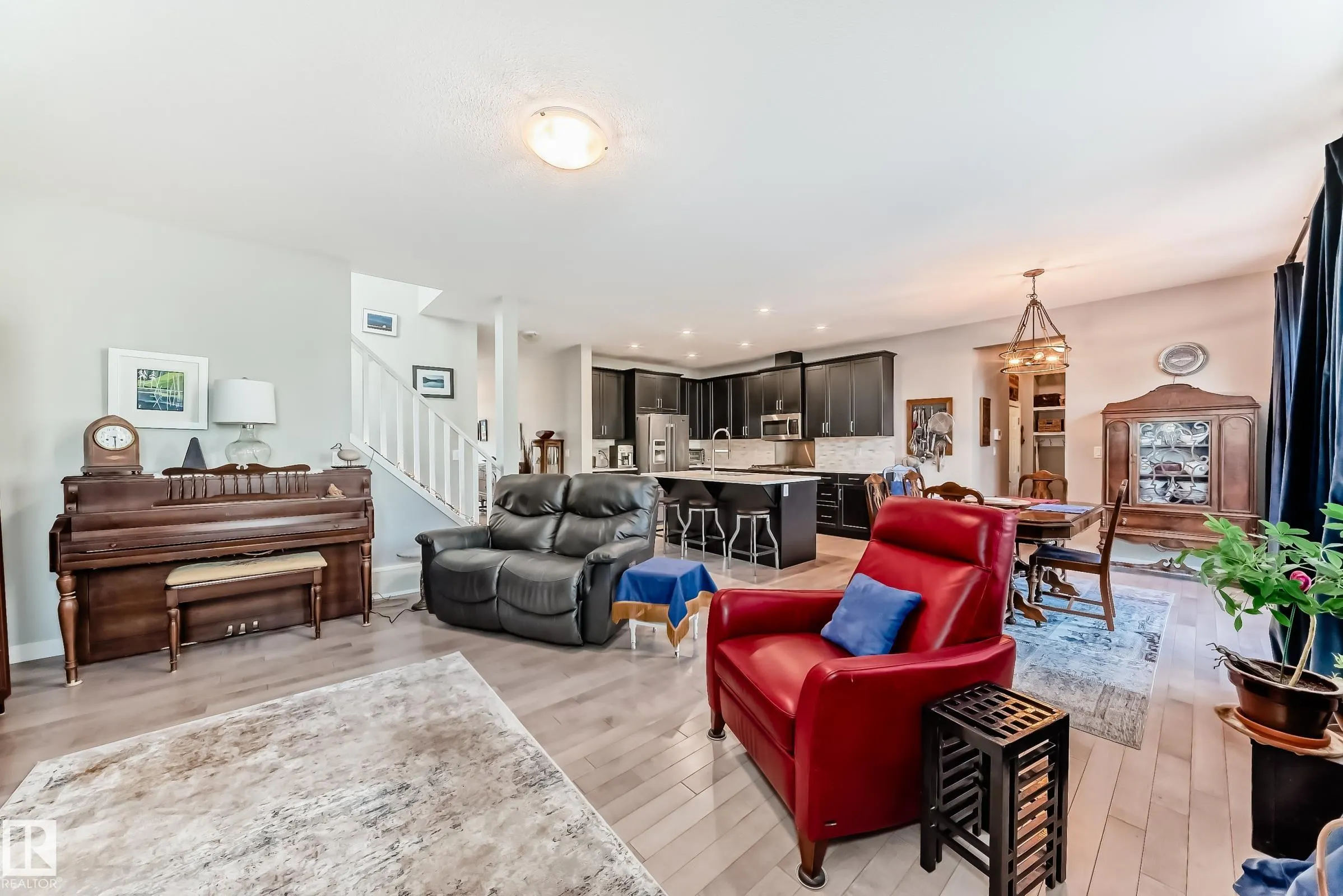 71 ROSEMOUNT Boulevard