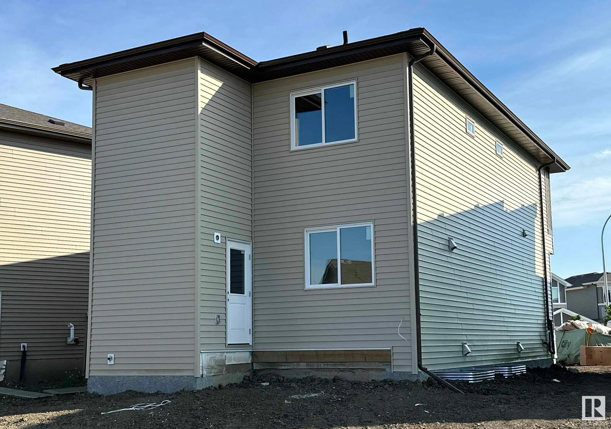 11 SERENO Lane
