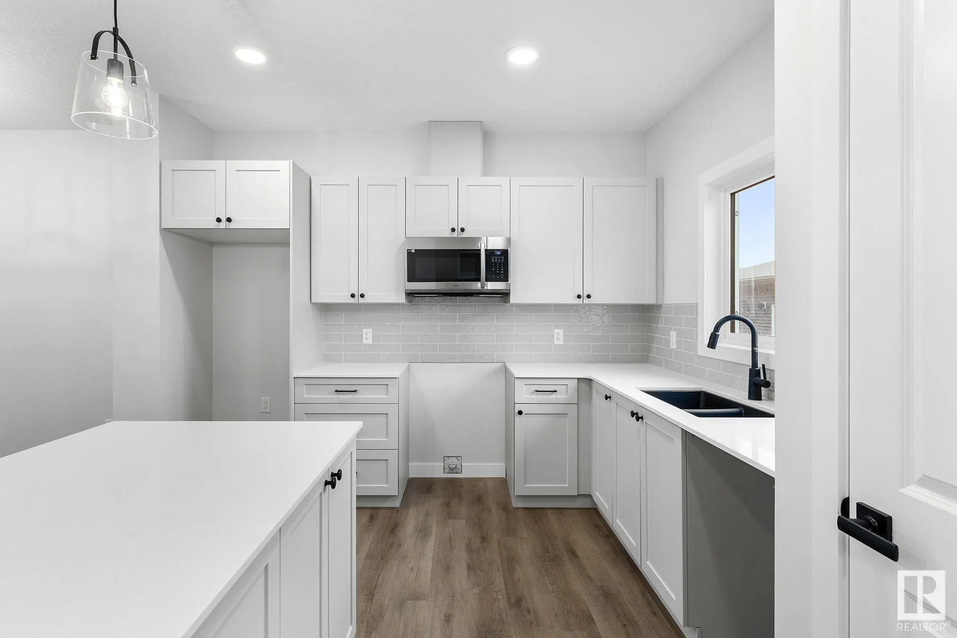 11 SERENO Lane