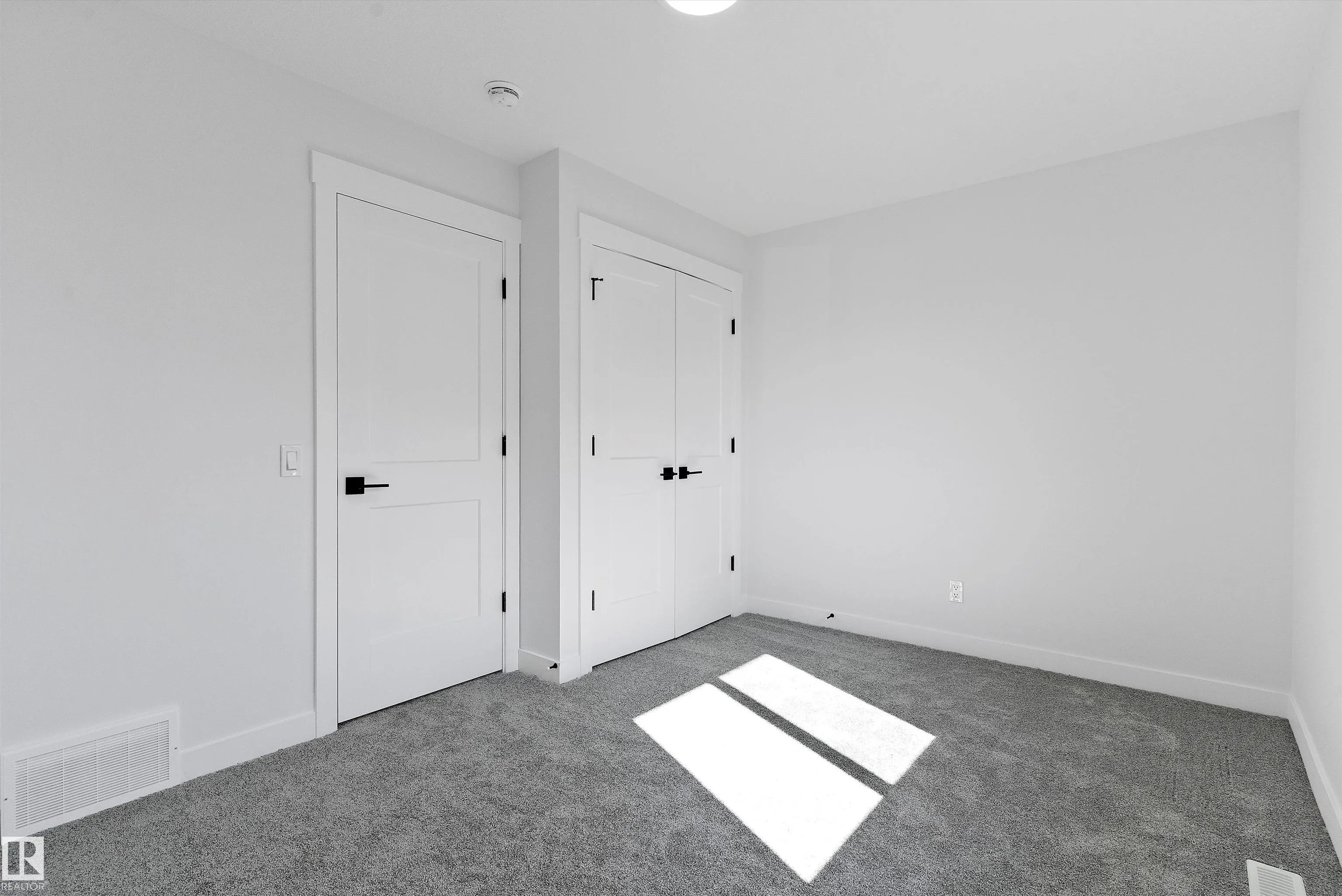 22 Newbury Circle