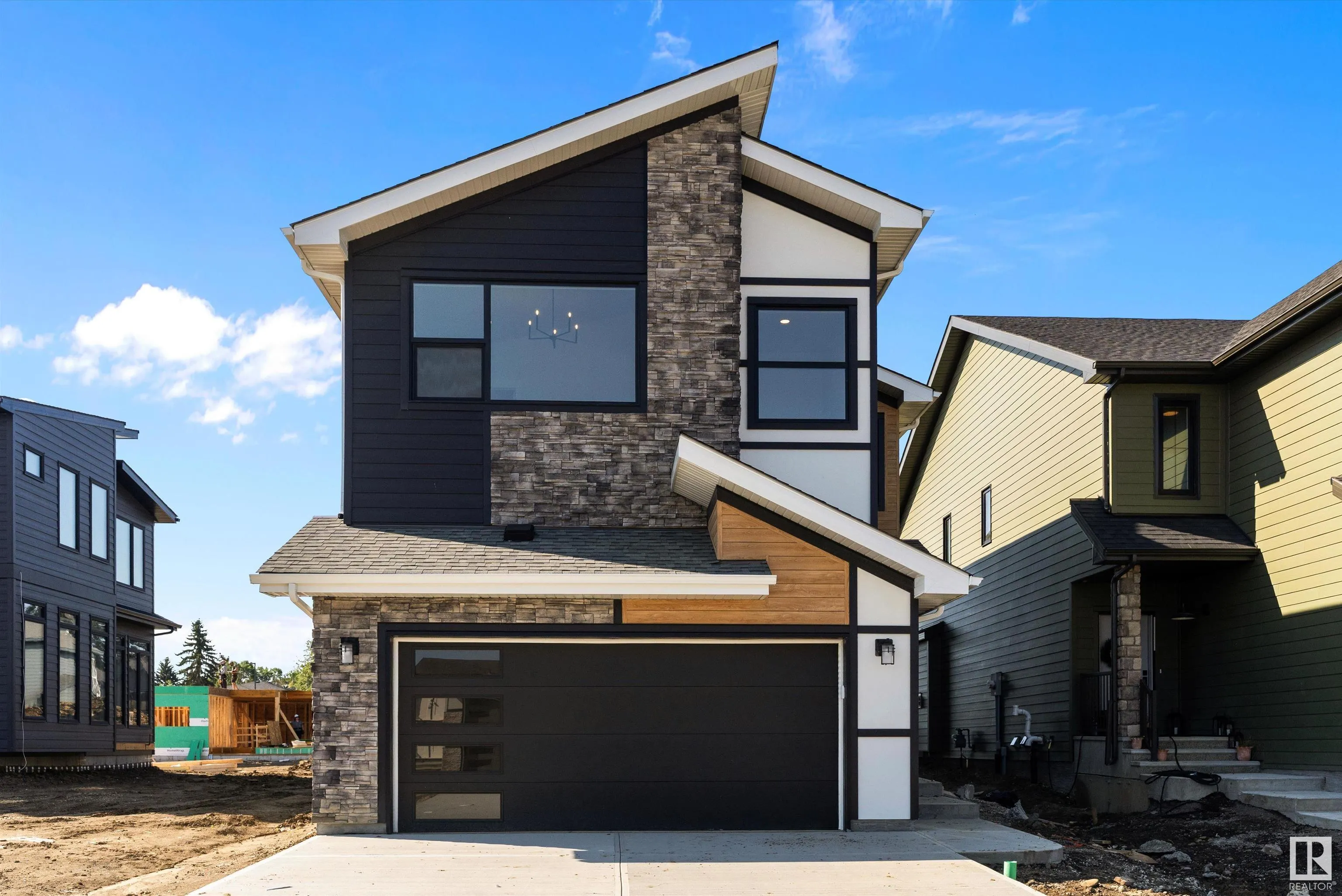 22 Newbury Circle