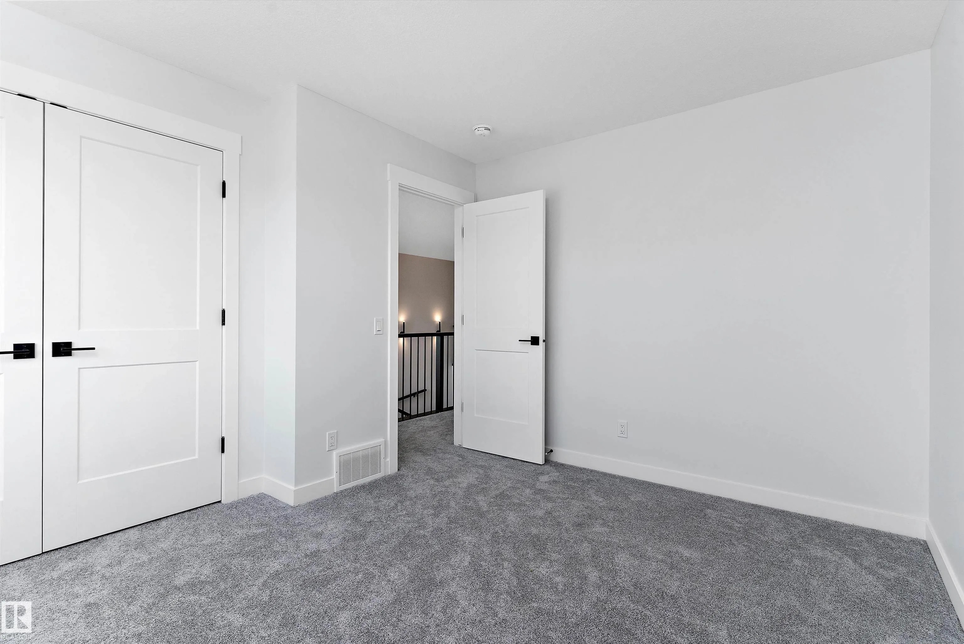 22 Newbury Circle