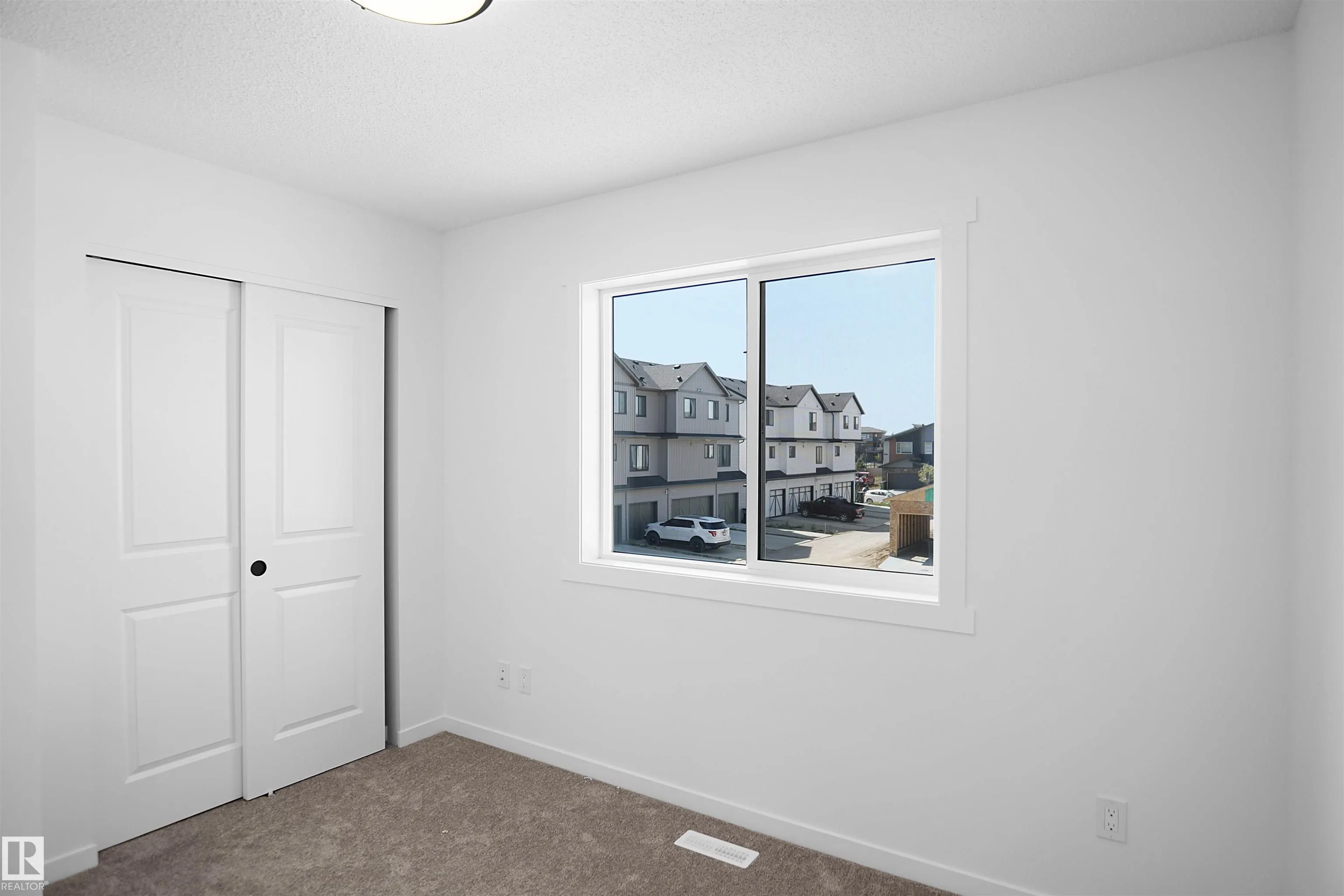 4286 Kinglet Drive