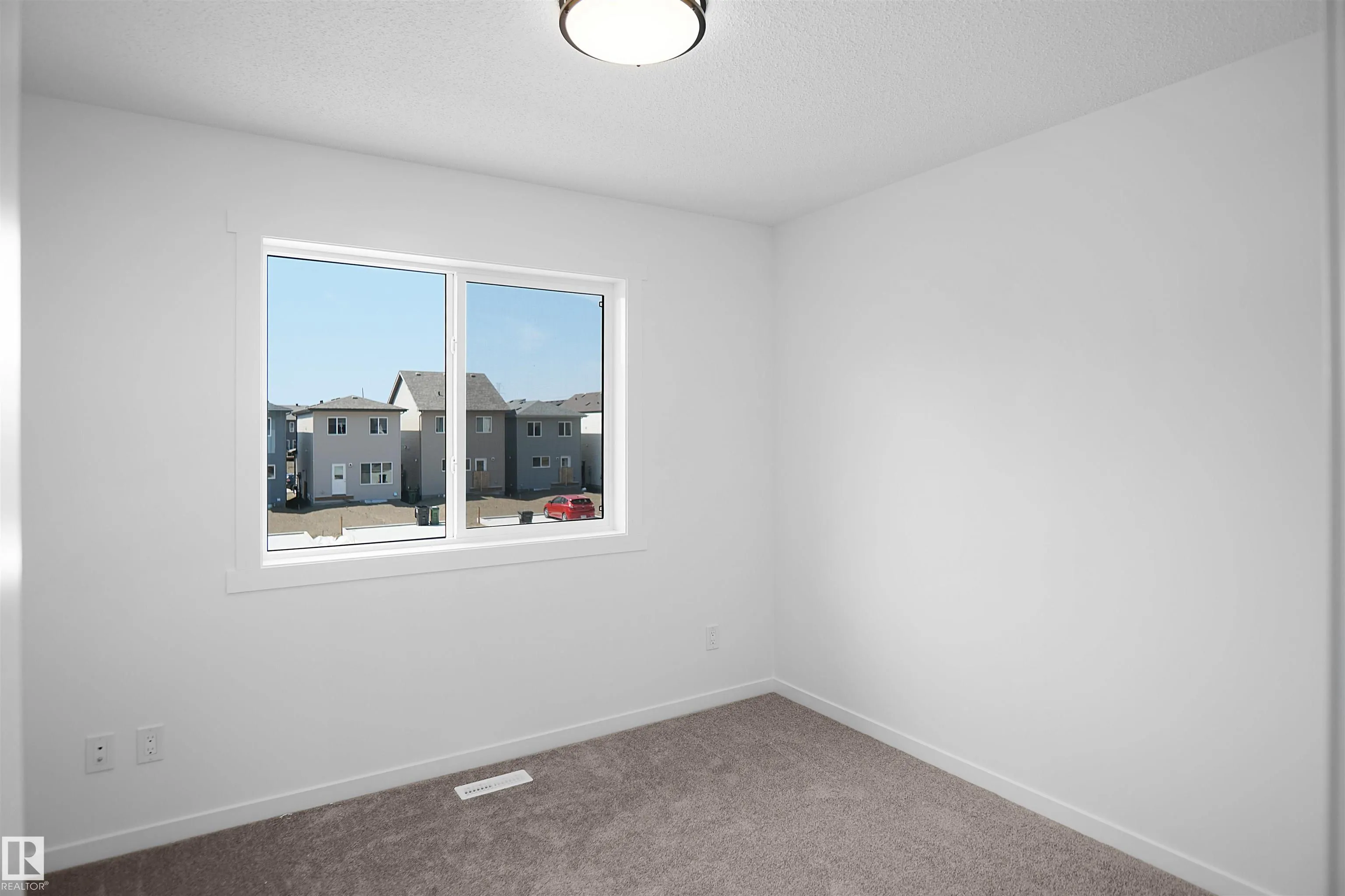 4286 Kinglet Drive