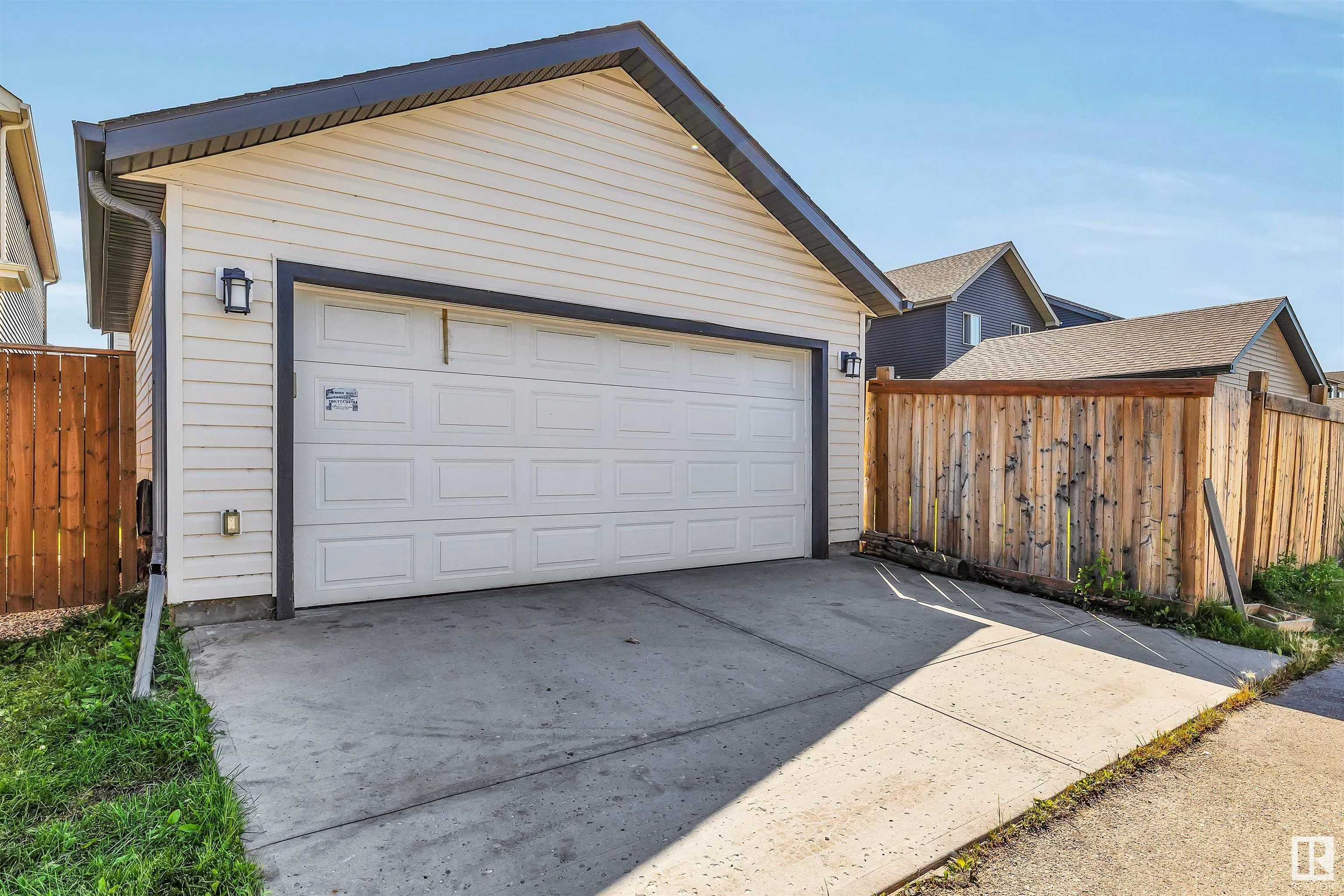 5852 ANTHONY Crescent