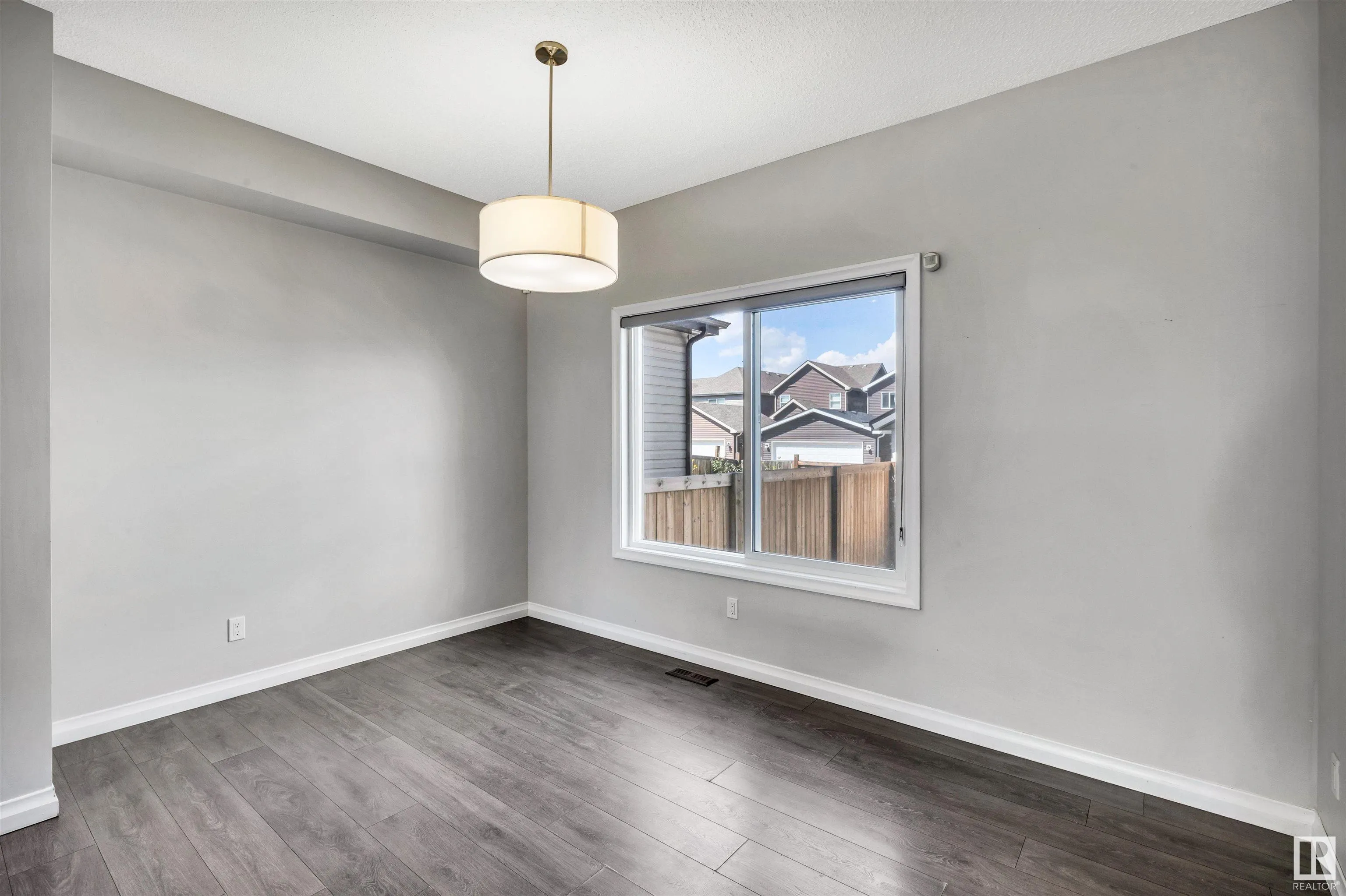 5852 ANTHONY Crescent