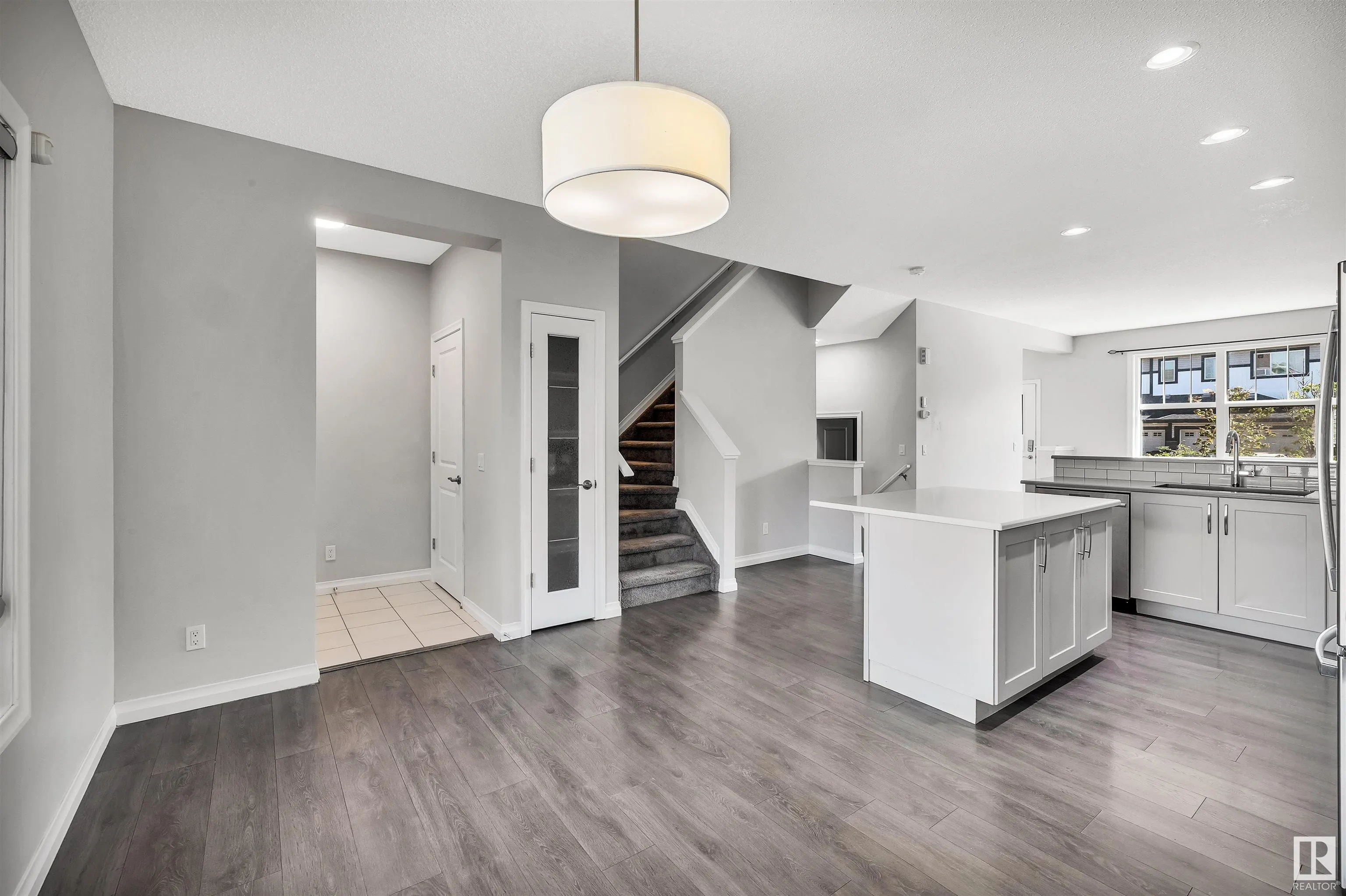 5852 ANTHONY Crescent