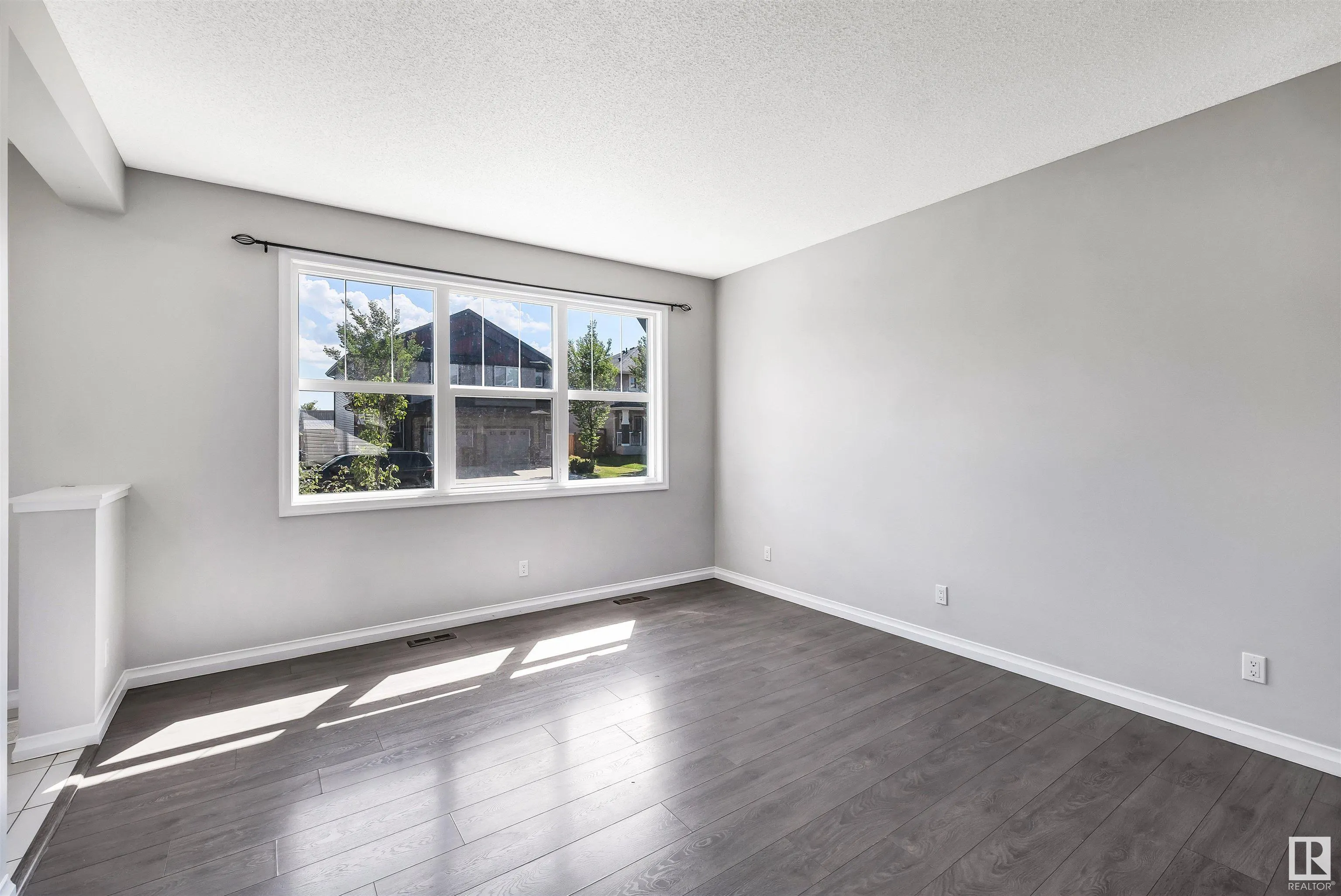 5852 ANTHONY Crescent