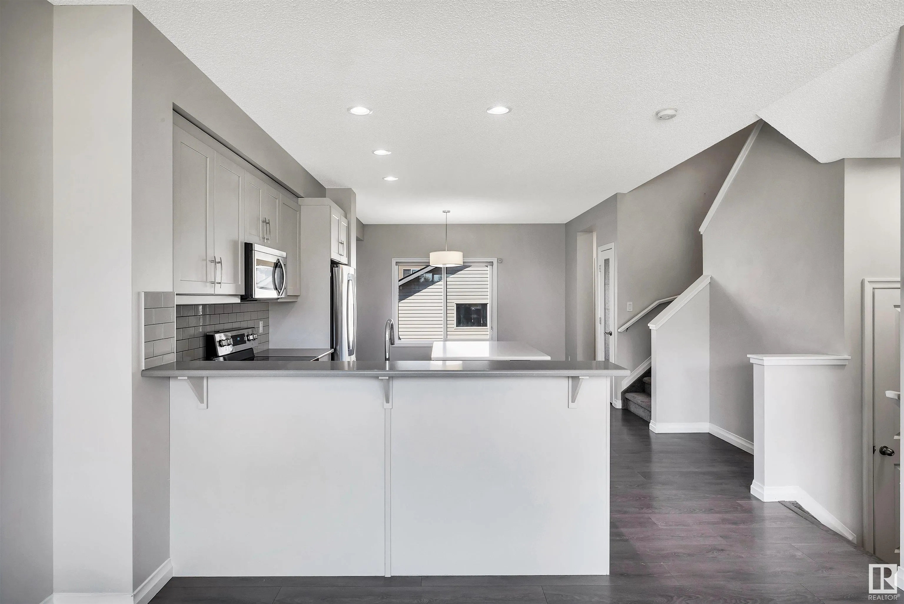5852 ANTHONY Crescent