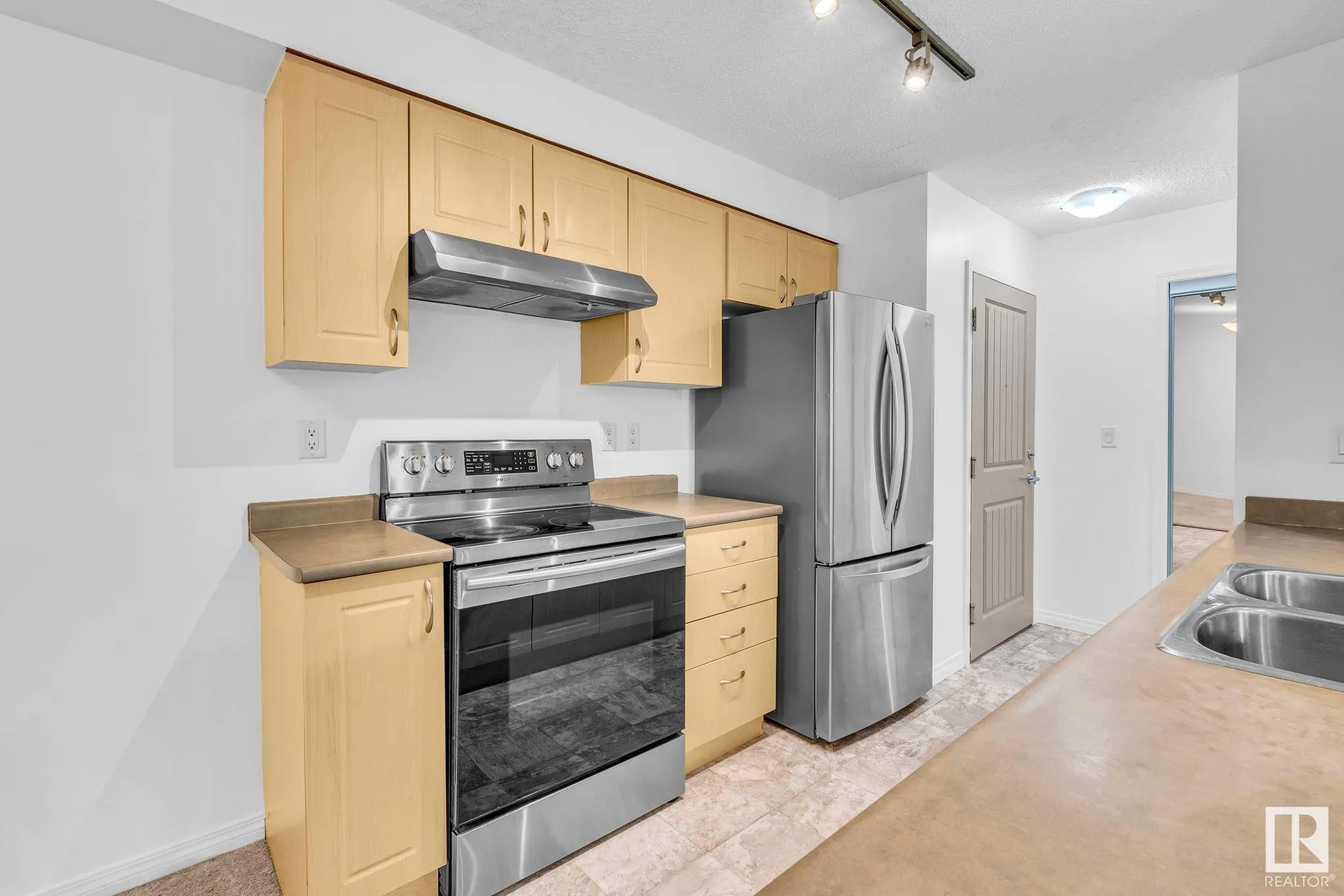 13907 136 Street