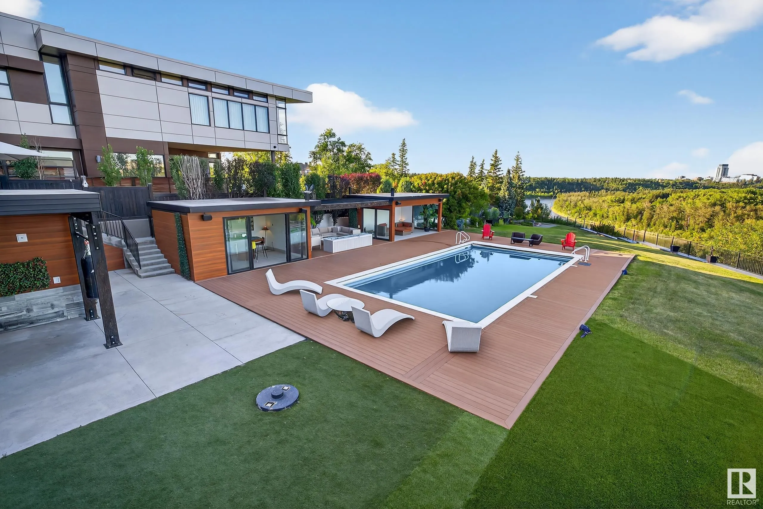 13758 VALLEYVIEW Drive