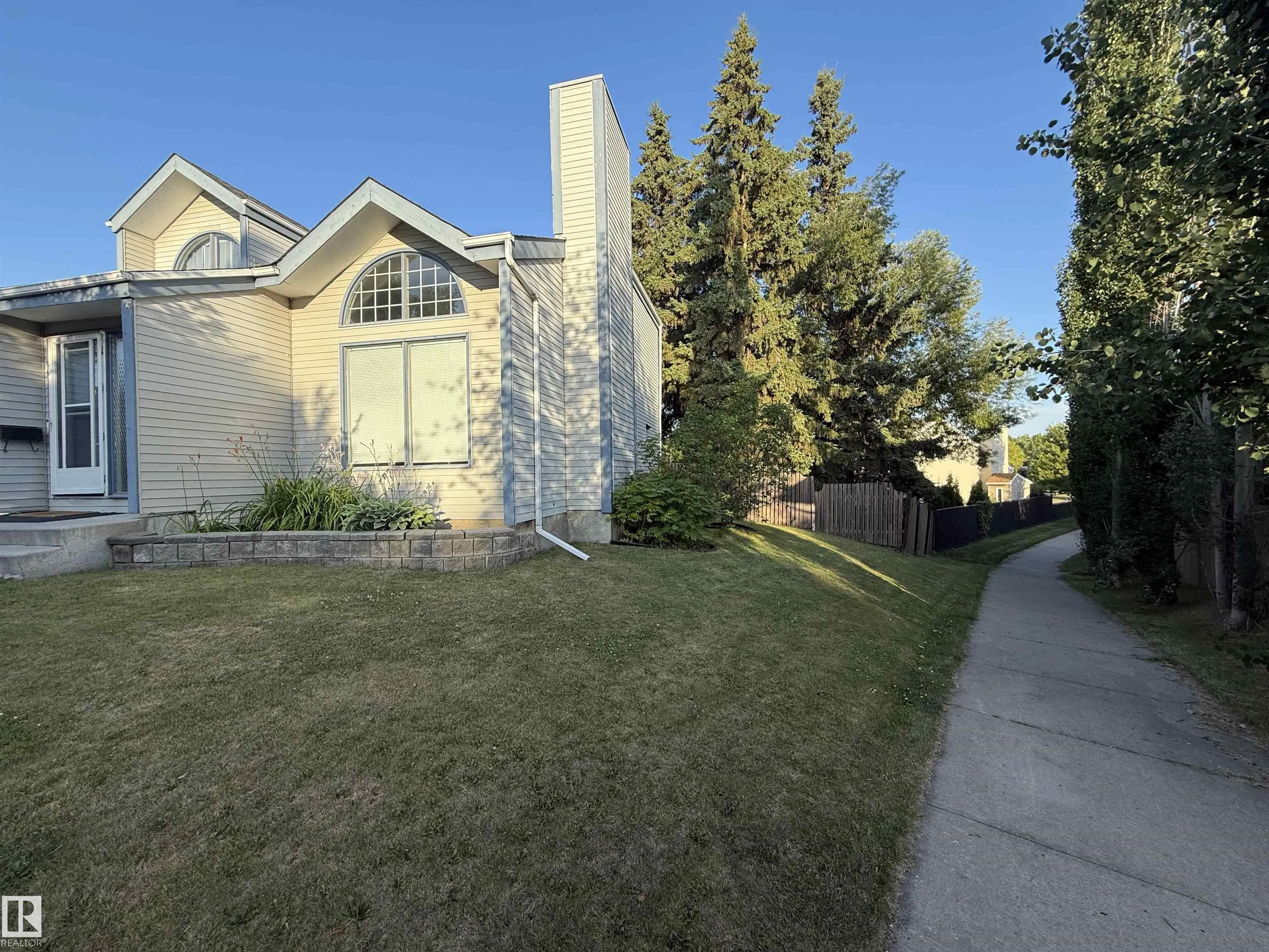 57 WOODCREST Avenue