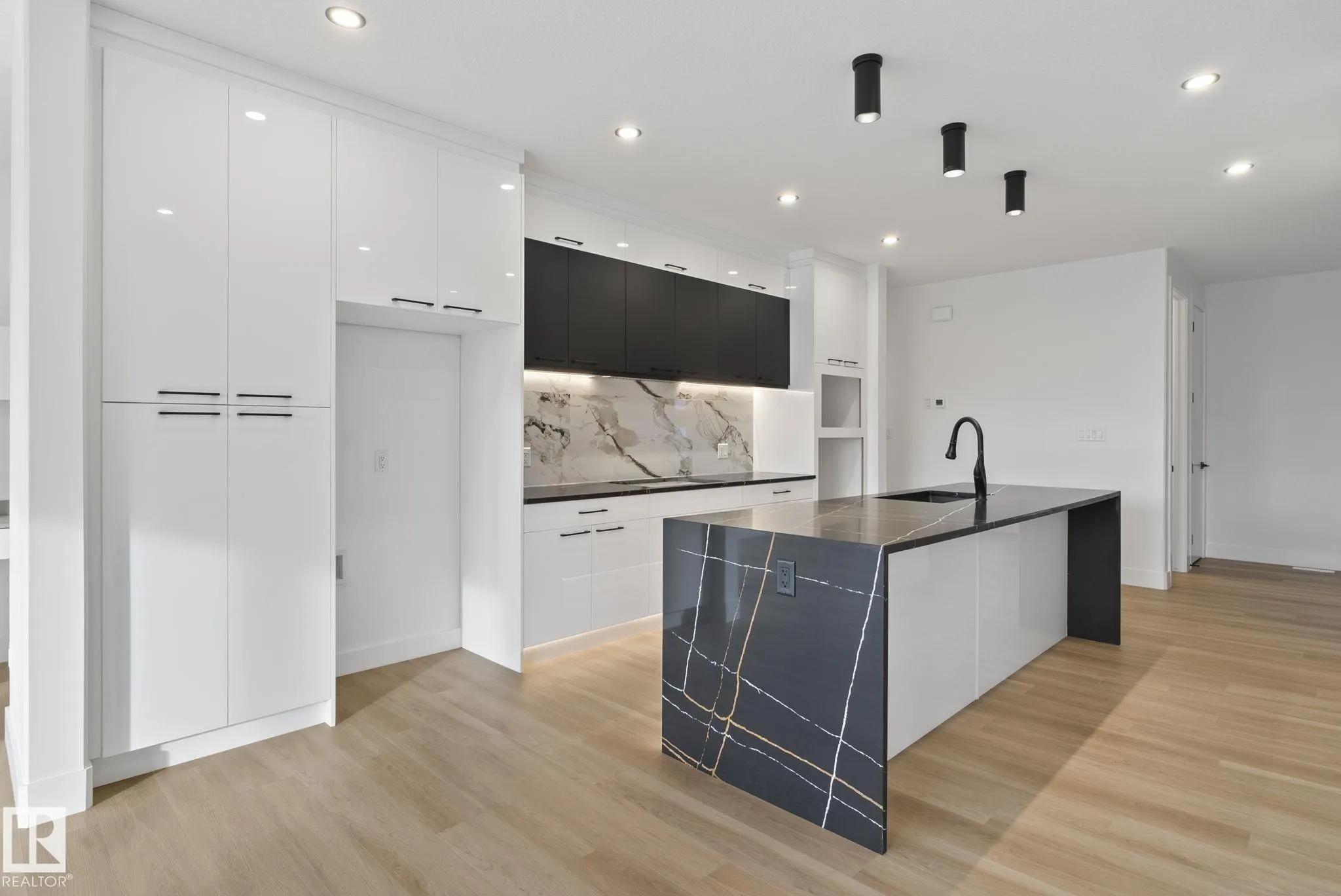 6 Dorais Way