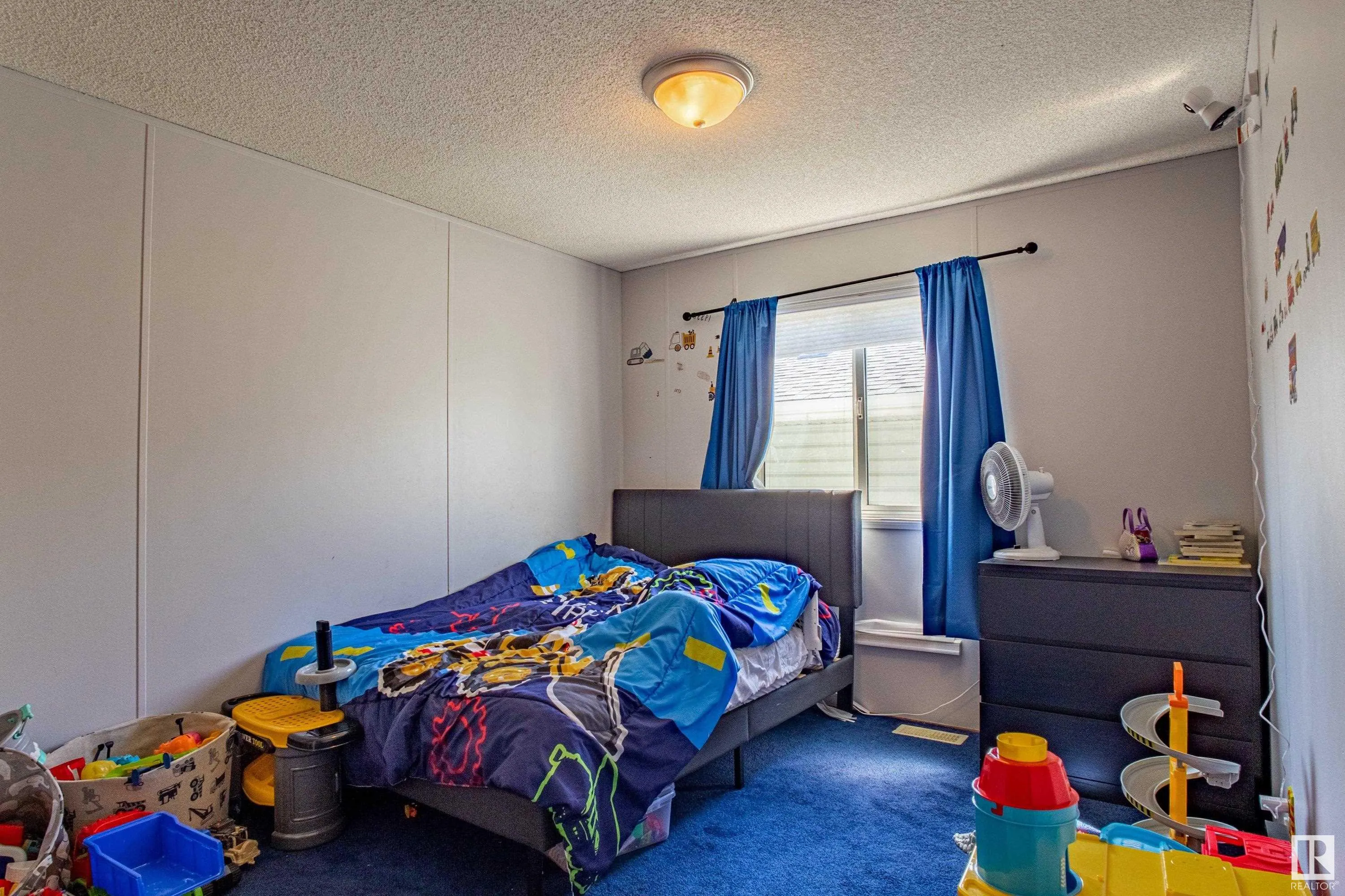 3018 Lakeview Drive