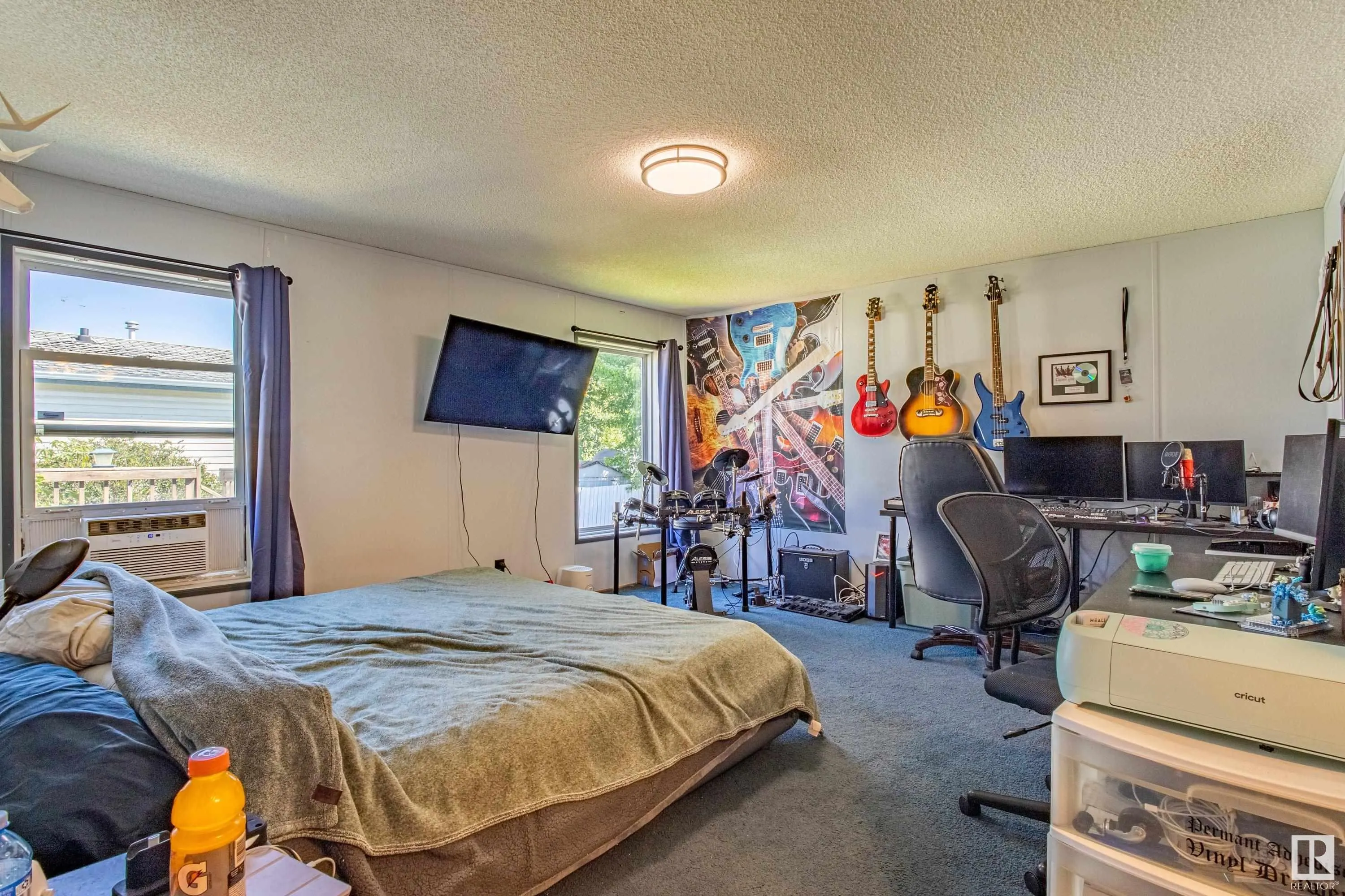 3018 Lakeview Drive