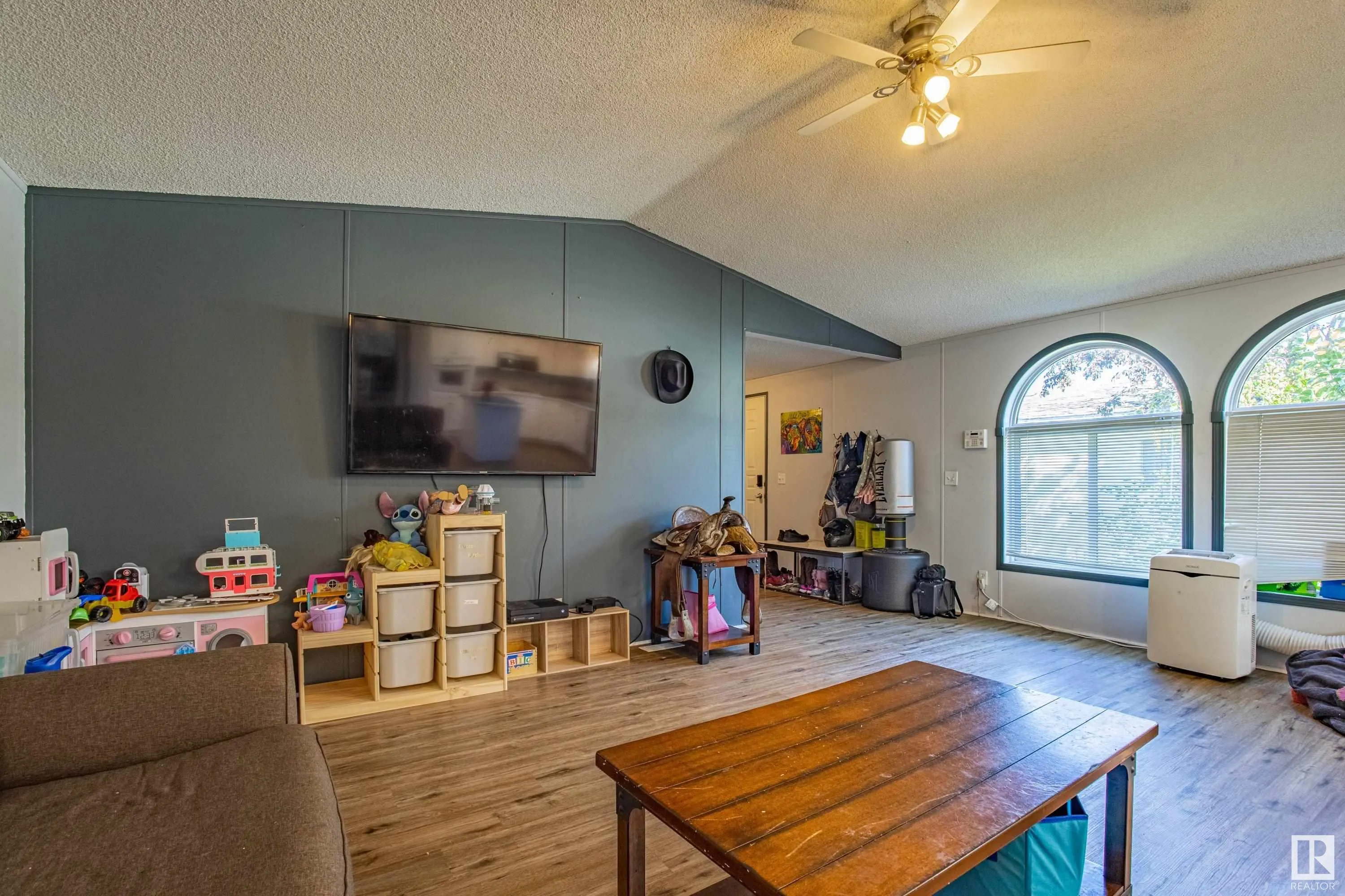 3018 Lakeview Drive
