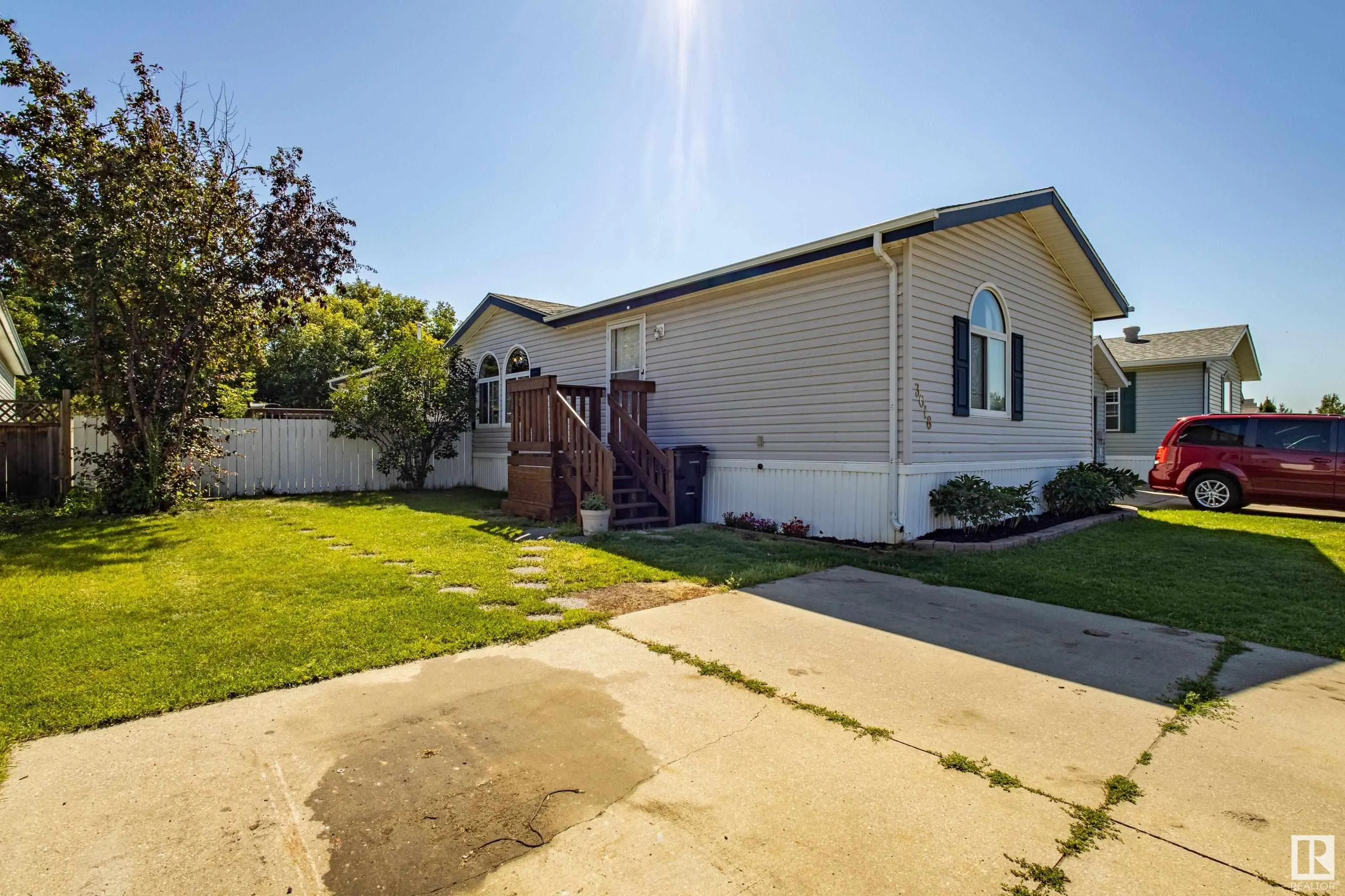 3018 Lakeview Drive