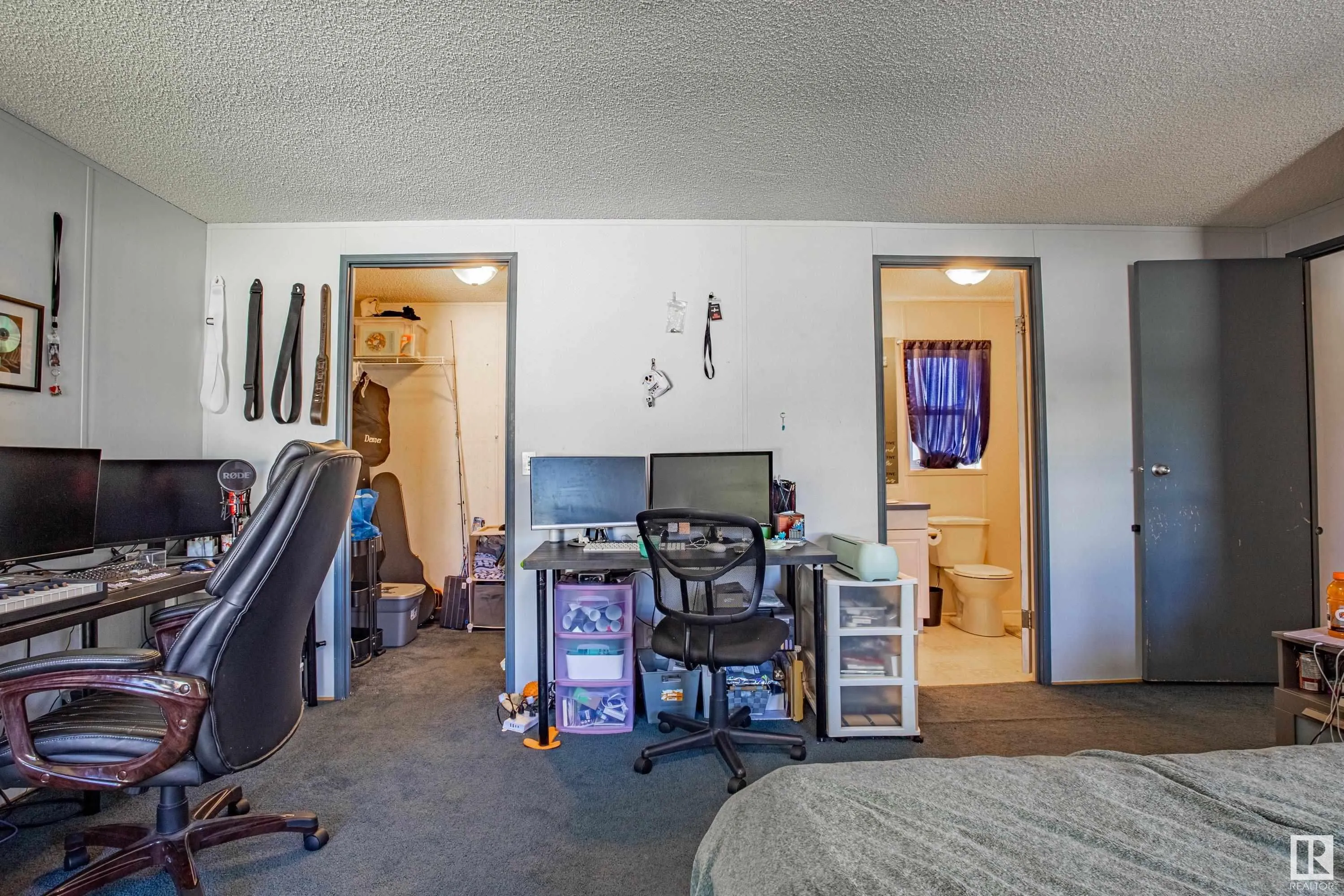 3018 Lakeview Drive